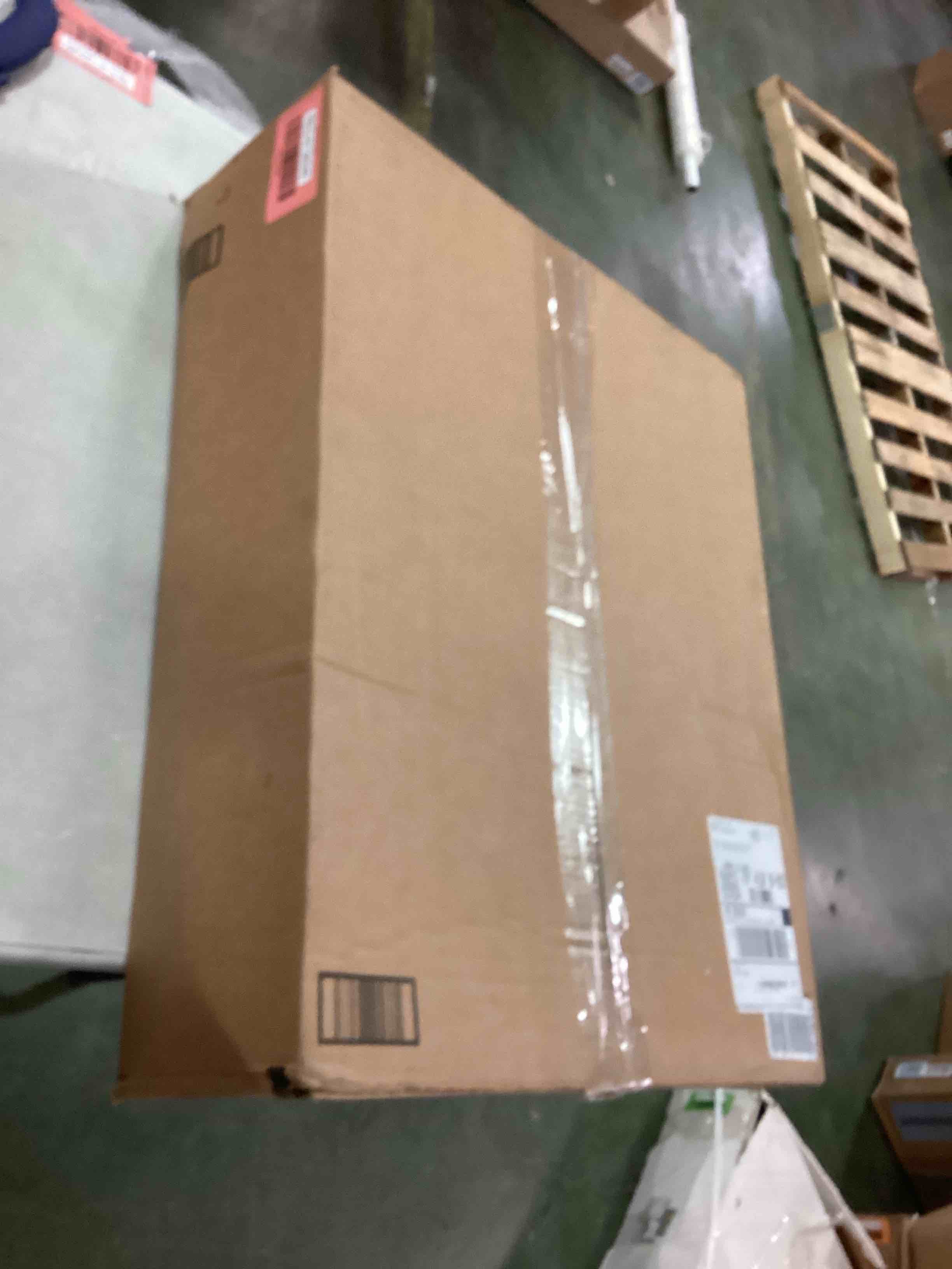 https://s3.amazonaws.com/lotting-images-prod/bidfta/RED6138046_1710955889233.jpeg