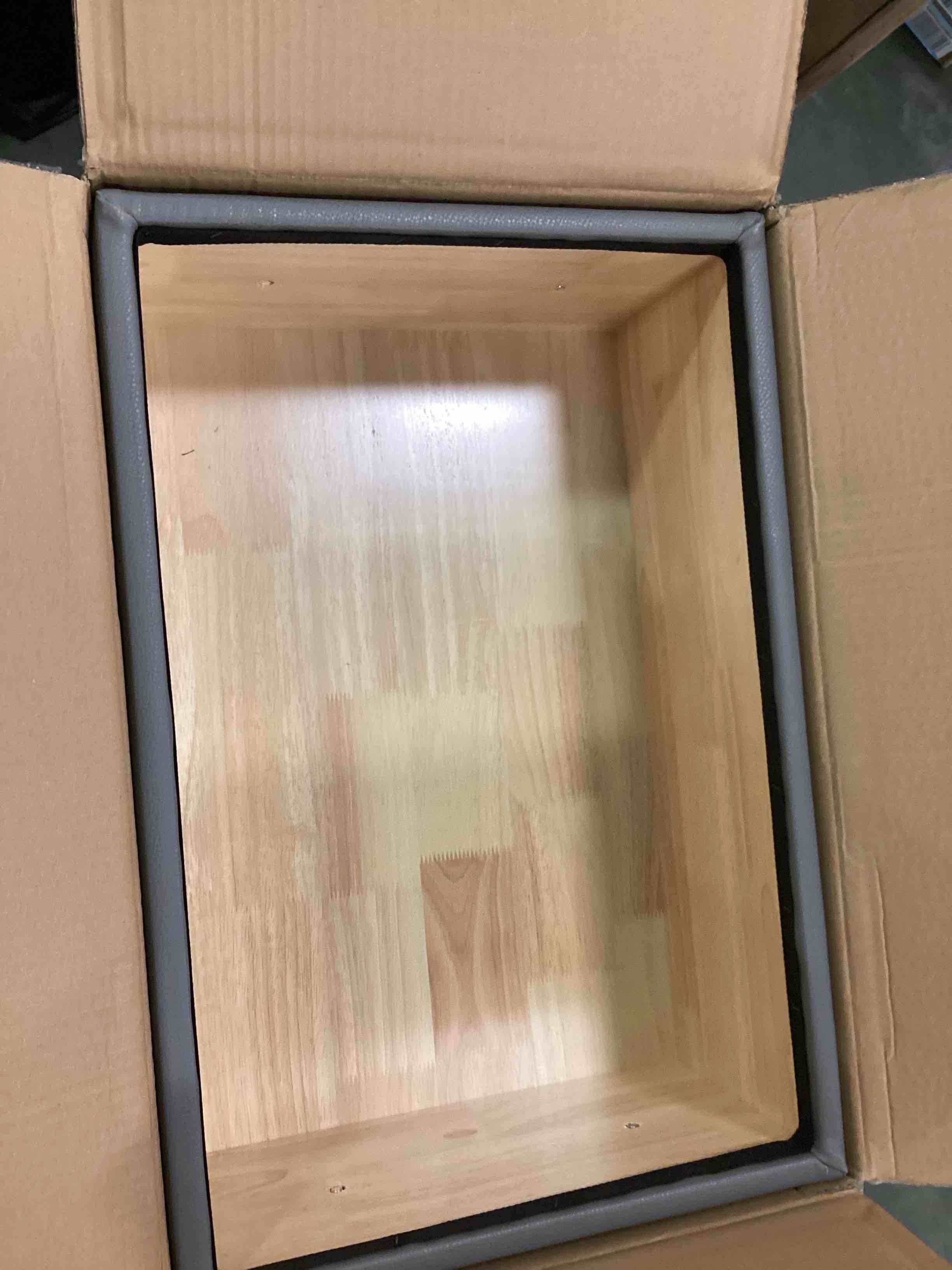 https://s3.amazonaws.com/lotting-images-prod/bidfta/RED6138120_1711376771315.jpeg