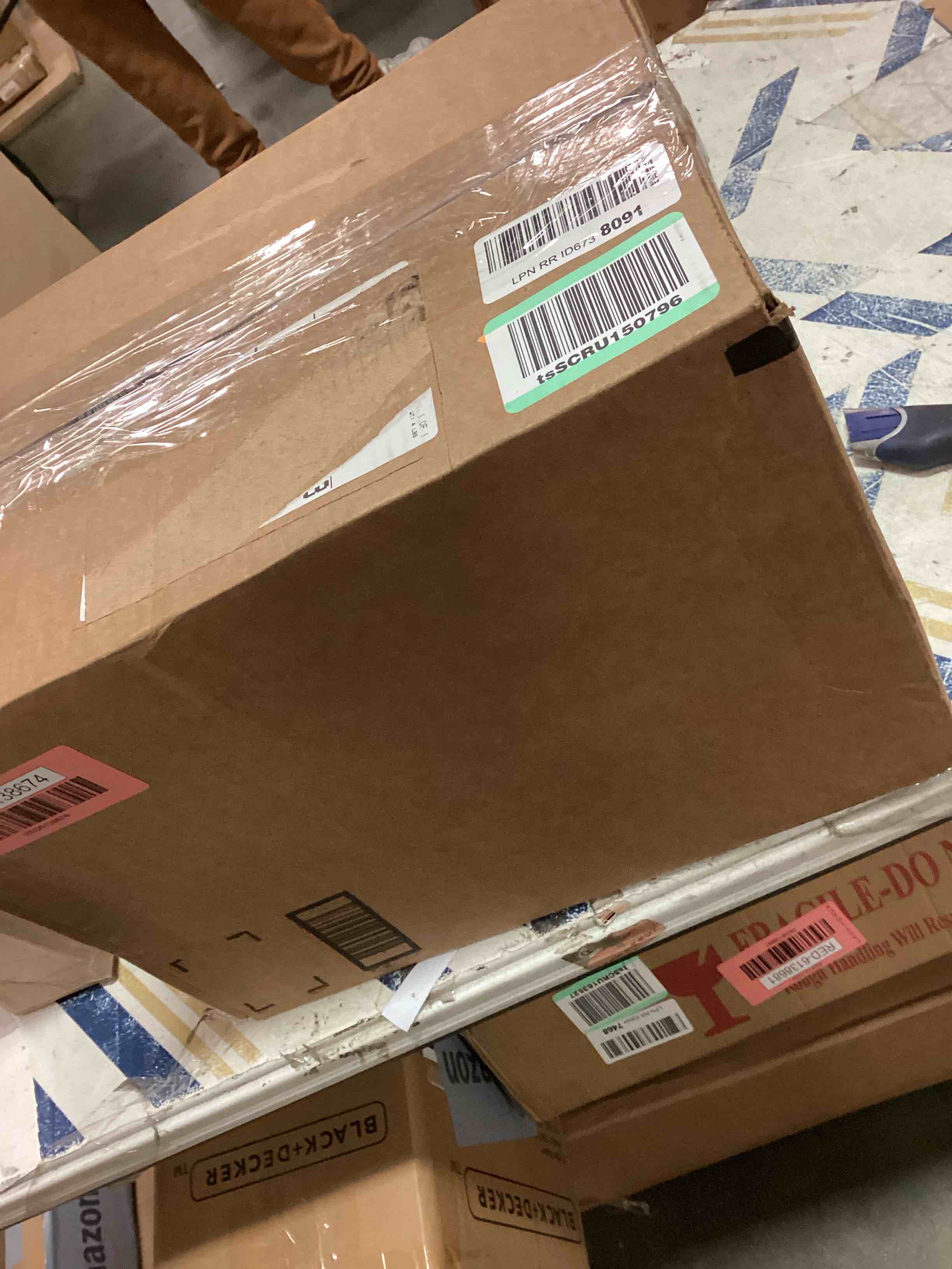 https://s3.amazonaws.com/lotting-images-prod/bidfta/RED6138674_1709662611430.jpeg
