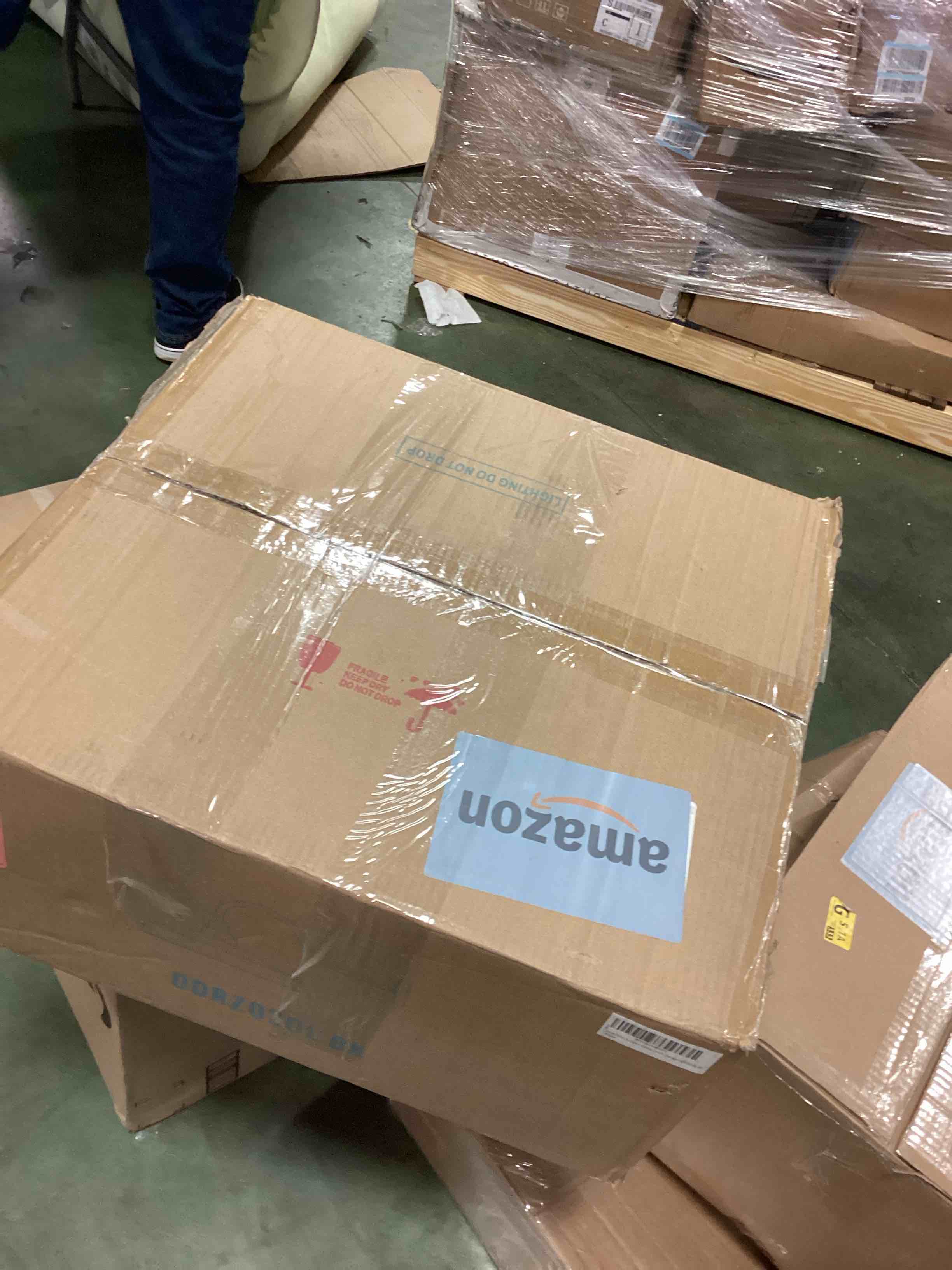 https://s3.amazonaws.com/lotting-images-prod/bidfta/RED6138906_1710183511632.jpeg
