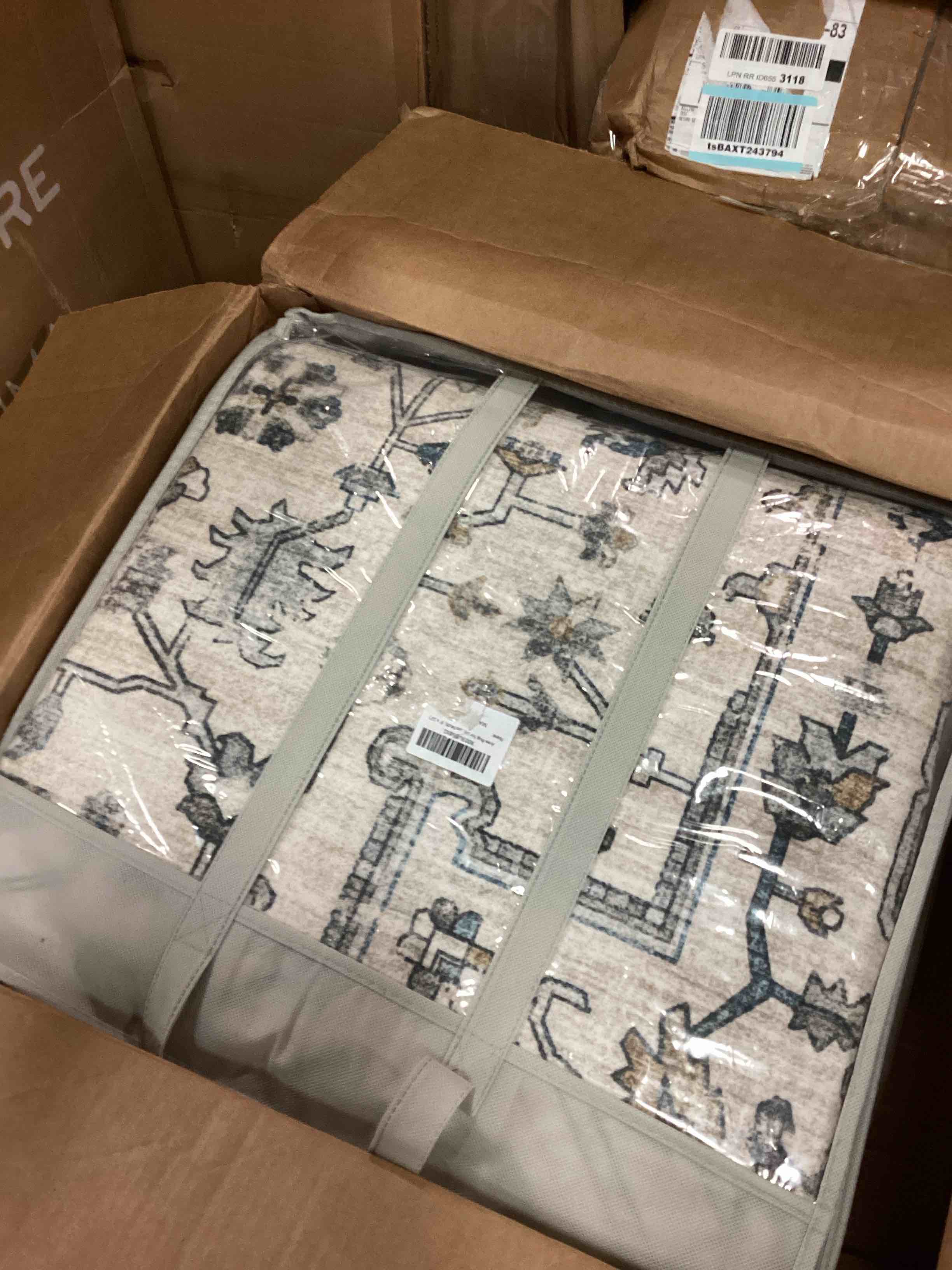 https://s3.amazonaws.com/lotting-images-prod/bidfta/RED6138978_1710256943569.jpeg