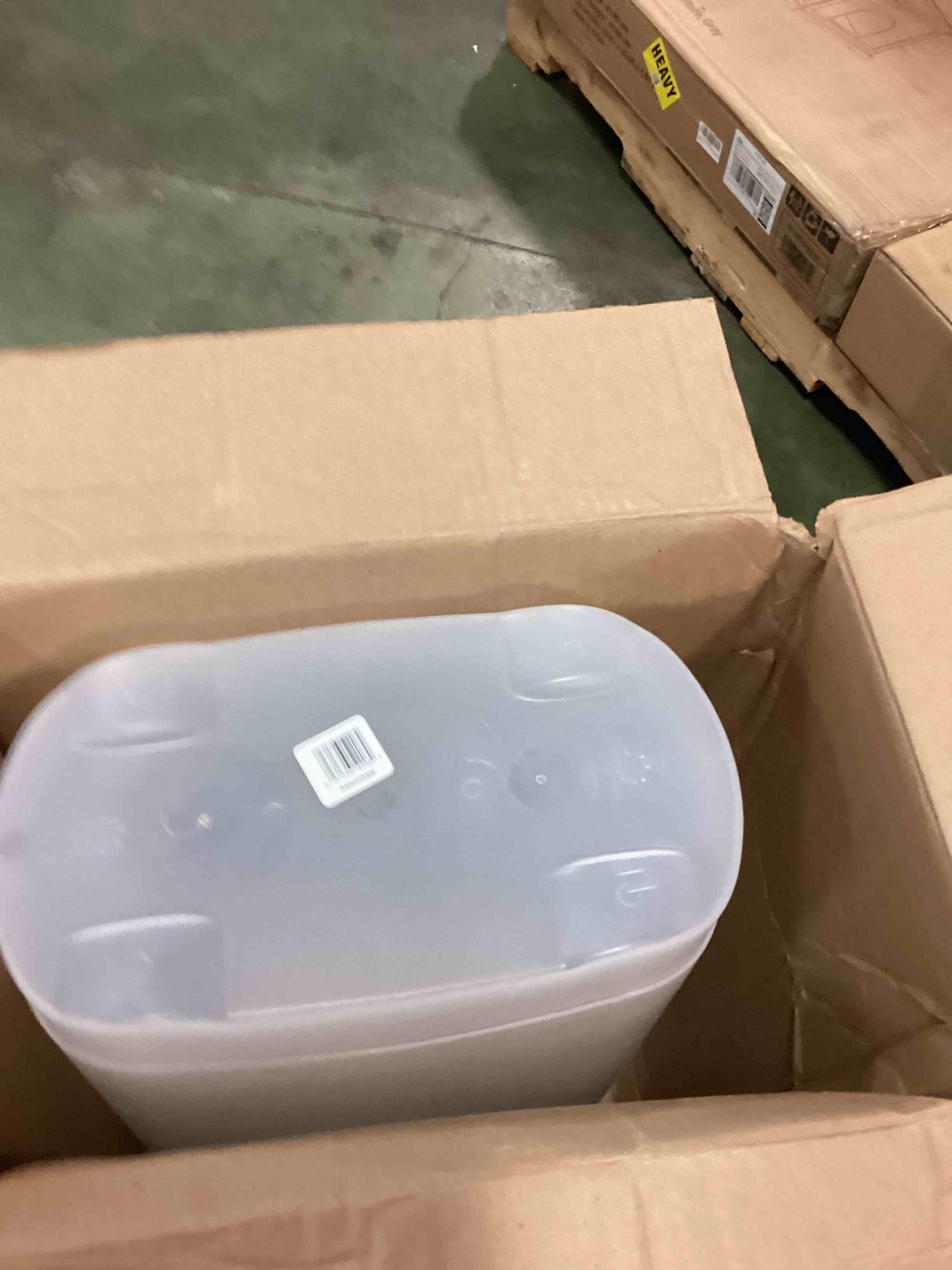 https://s3.amazonaws.com/lotting-images-prod/bidfta/RED6138986_1710258387653.jpeg