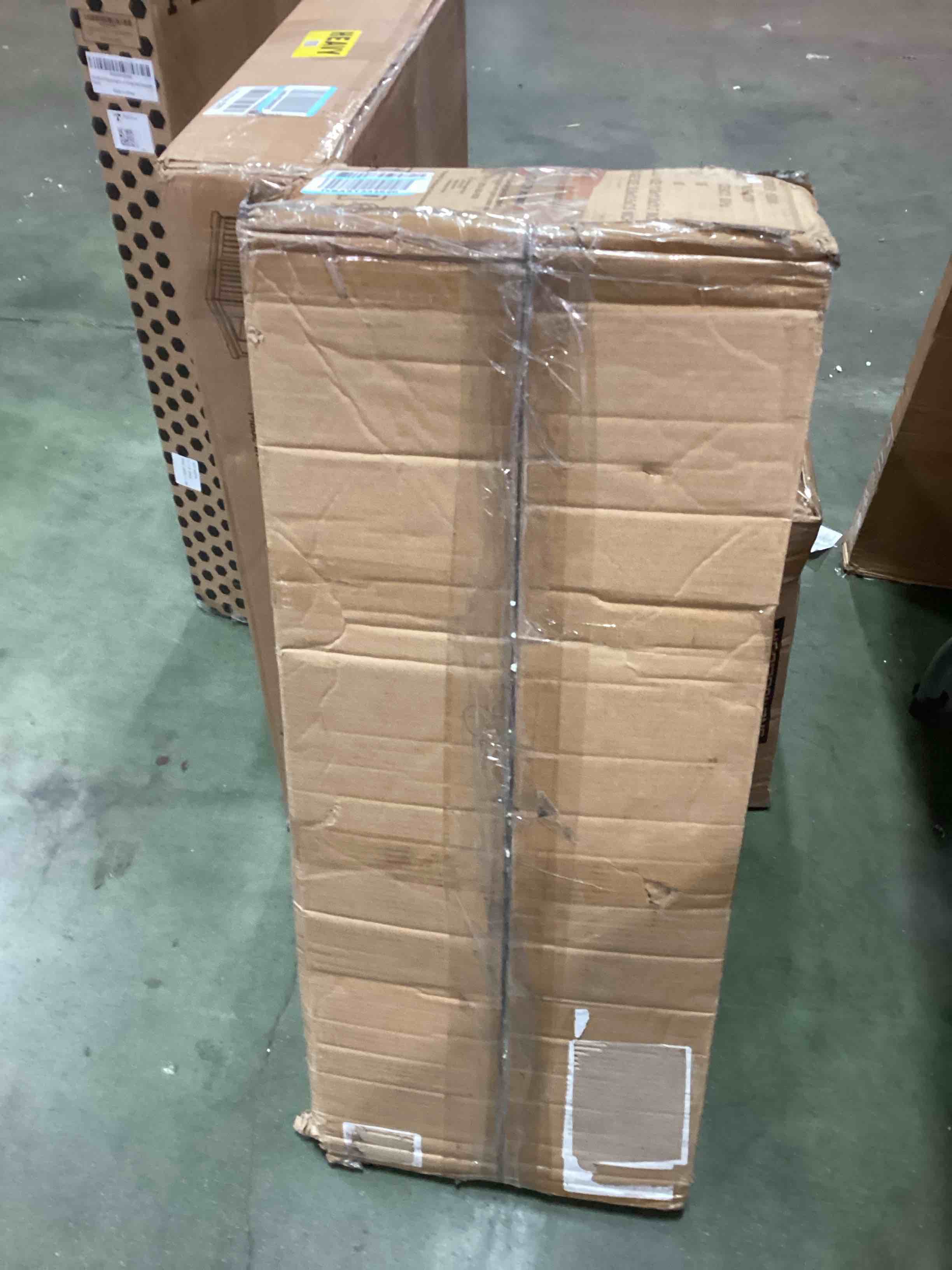 https://s3.amazonaws.com/lotting-images-prod/bidfta/RED6138991_1710259078371.jpeg