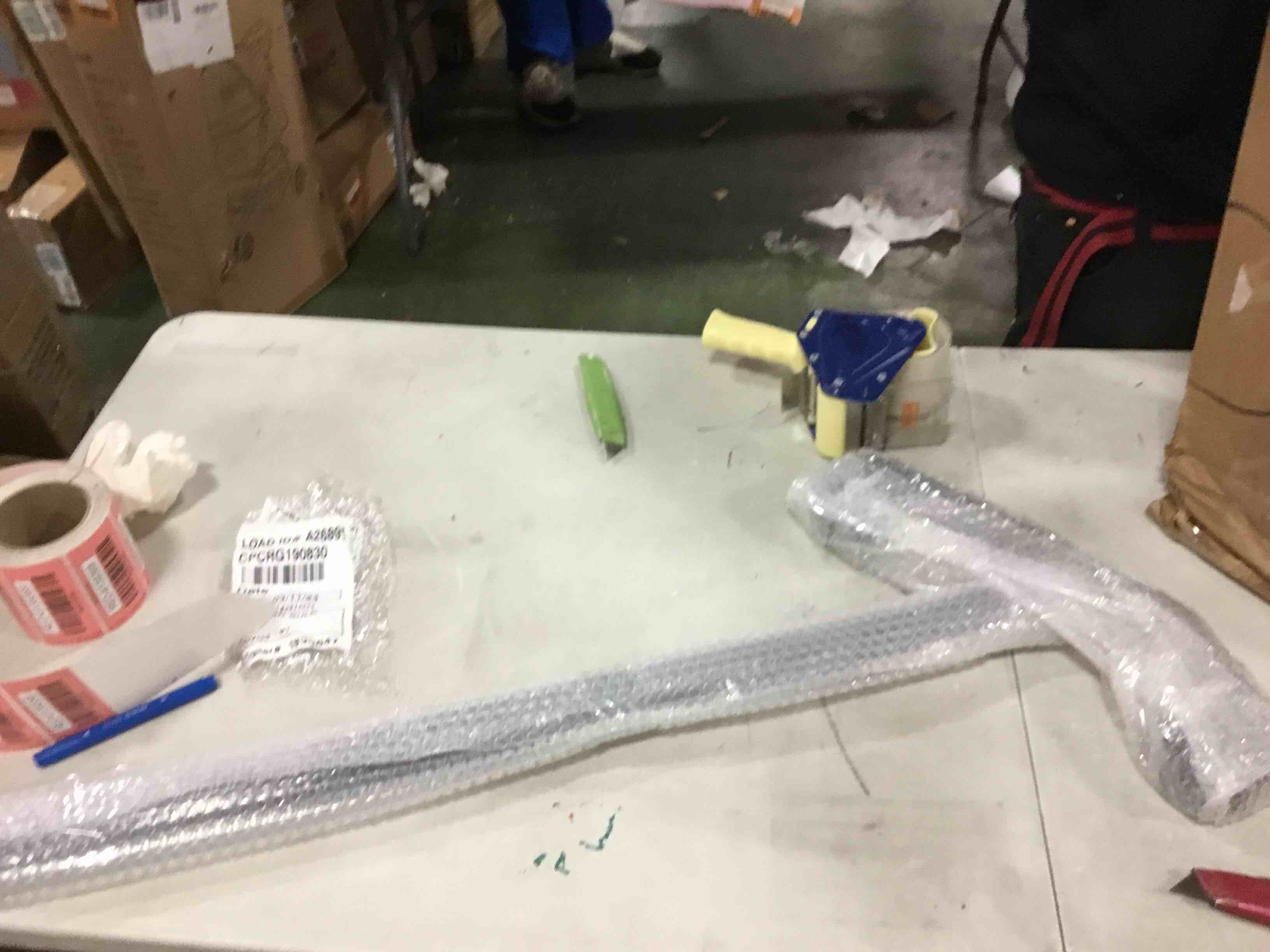 https://s3.amazonaws.com/lotting-images-prod/bidfta/RED6139358_1710780629872.jpeg