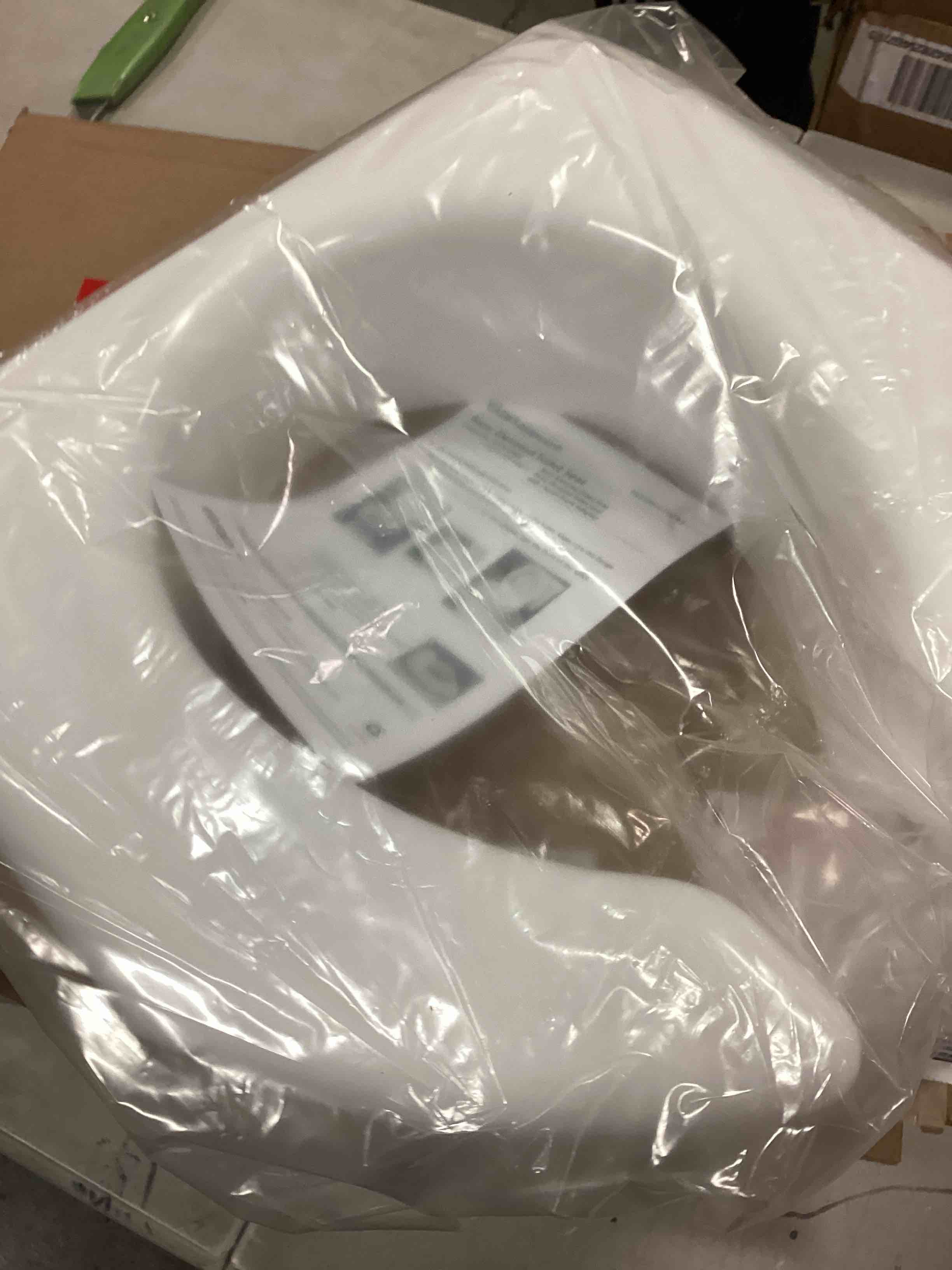 https://s3.amazonaws.com/lotting-images-prod/bidfta/RED6139385_1710785967140.jpeg