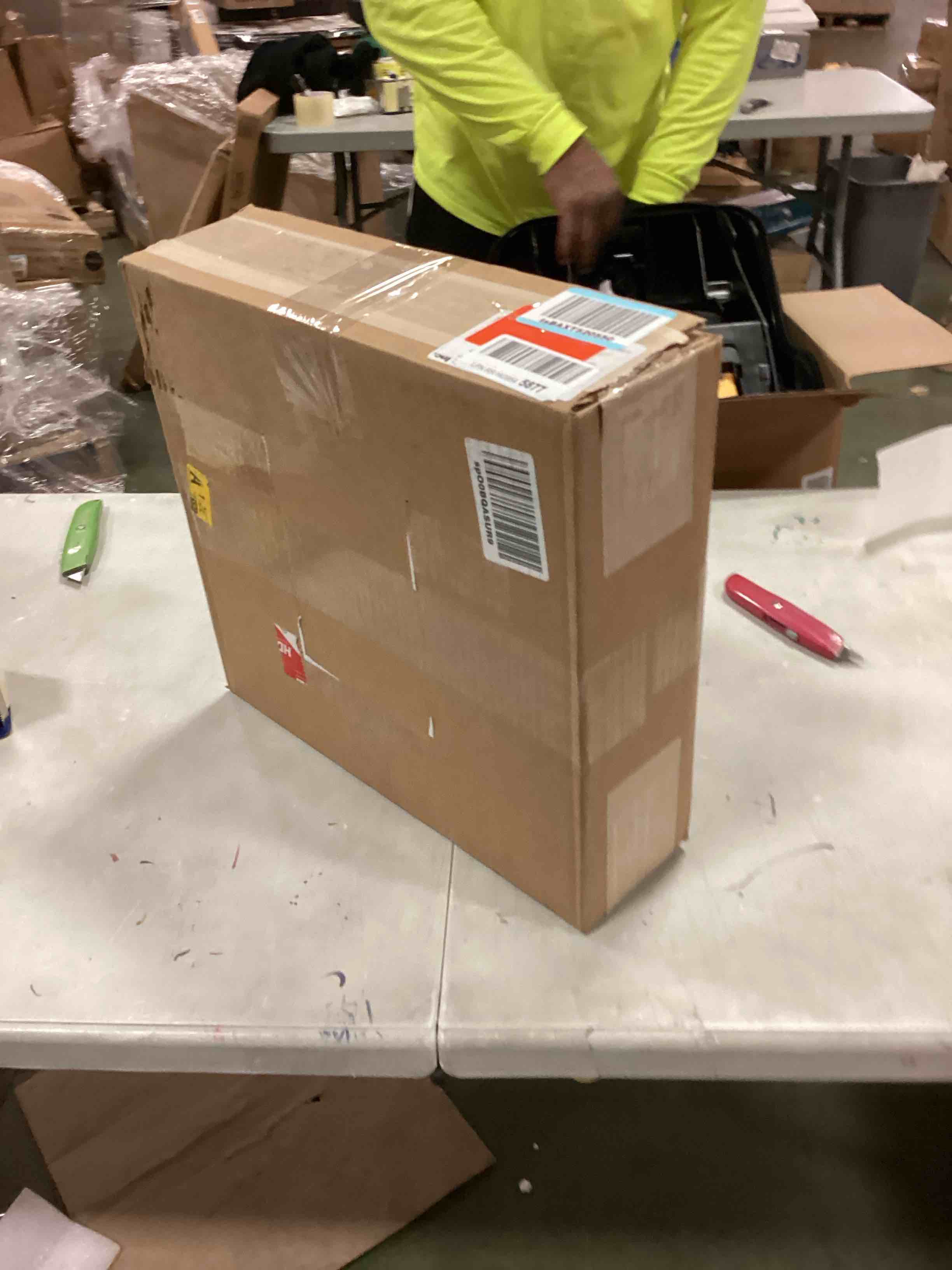 https://s3.amazonaws.com/lotting-images-prod/bidfta/RED6139385_1710785995970.jpeg