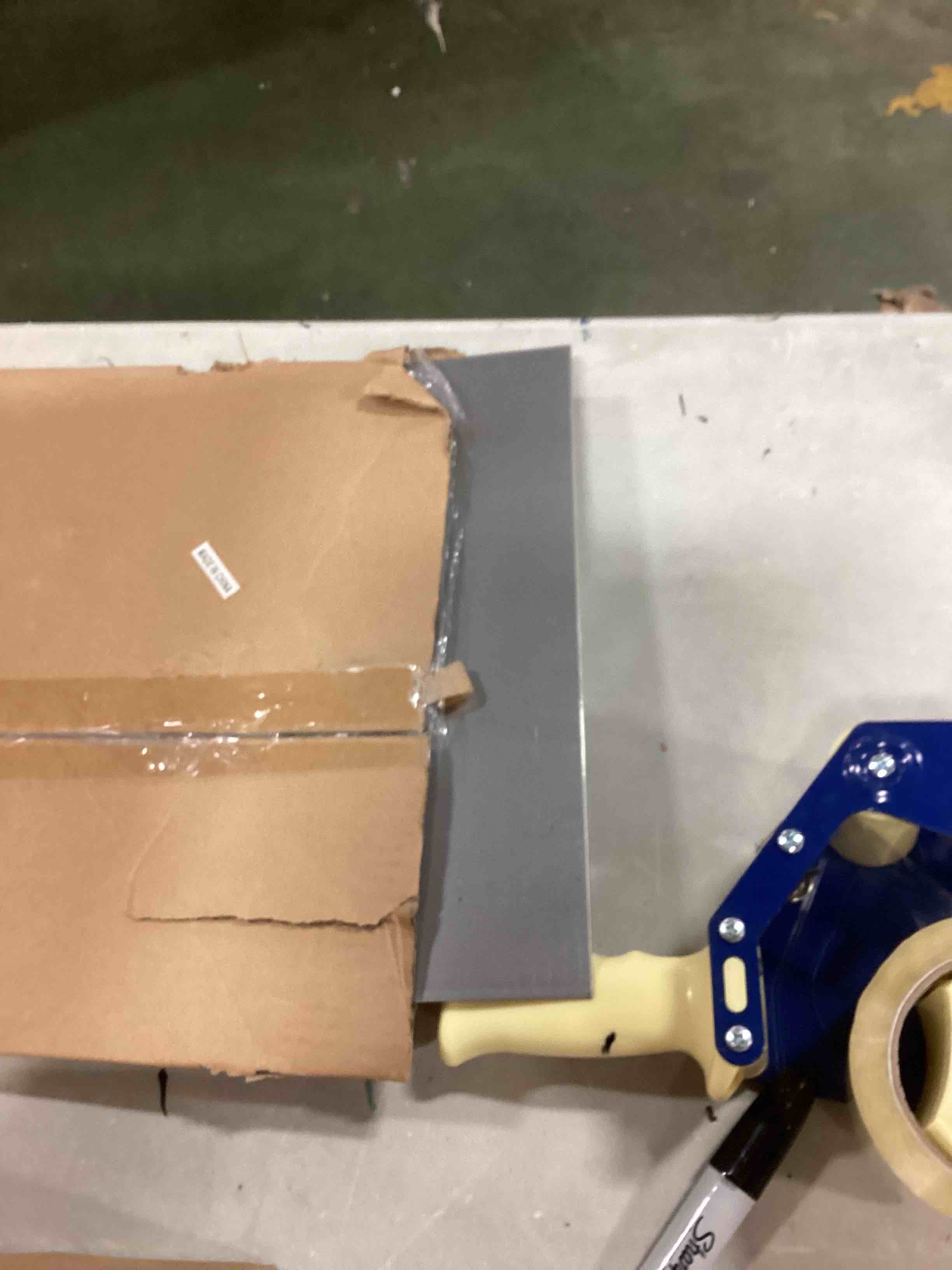 https://s3.amazonaws.com/lotting-images-prod/bidfta/RED6139709_1711046825295.jpeg