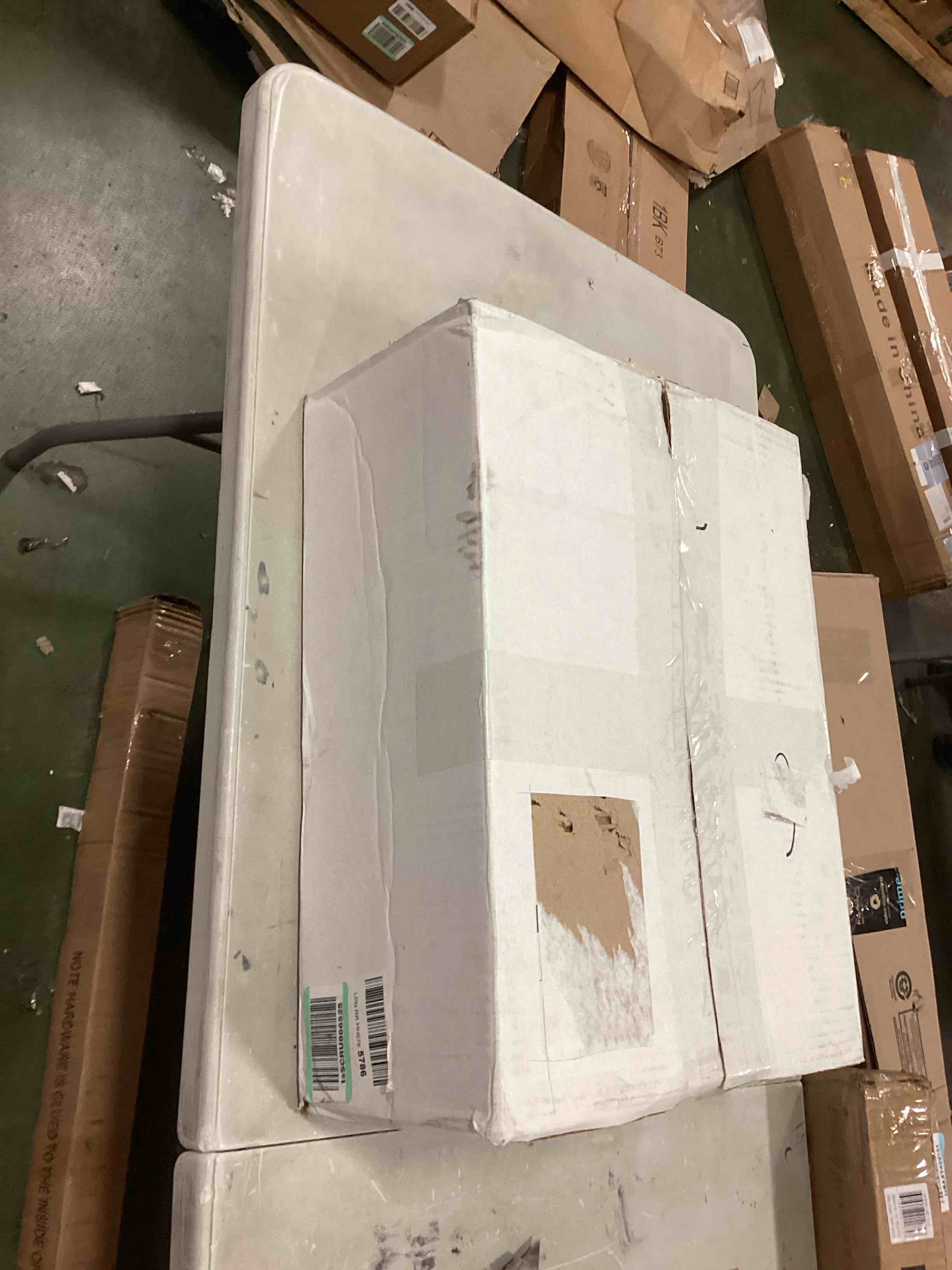 https://s3.amazonaws.com/lotting-images-prod/bidfta/RED6139917_1711569508396.jpeg