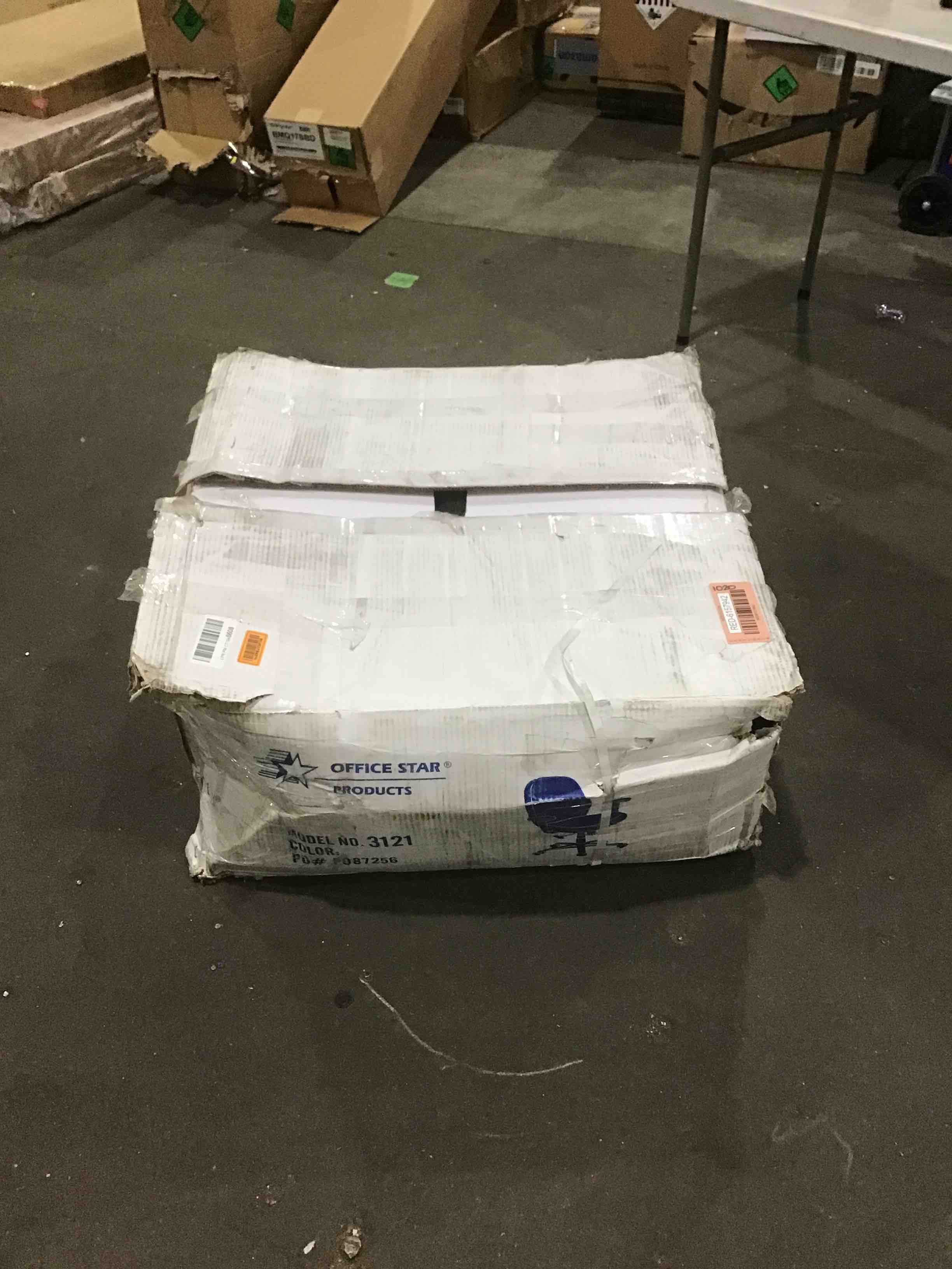 https://s3.amazonaws.com/lotting-images-prod/bidfta/RED6157942_1714659650241.jpeg