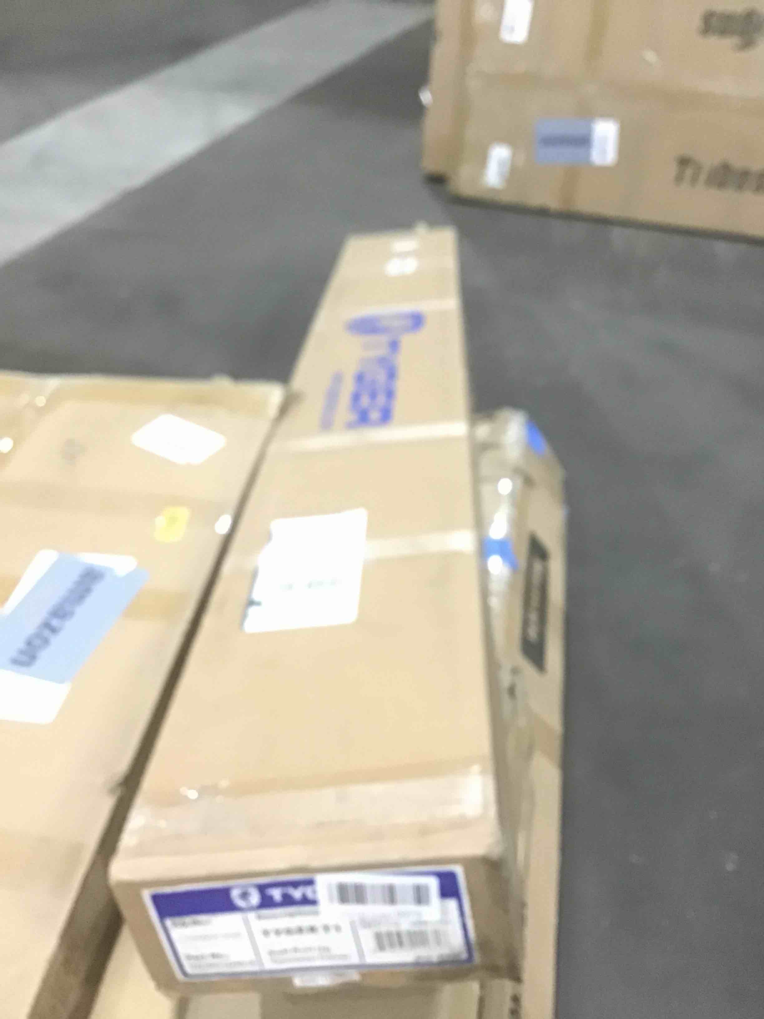 https://s3.amazonaws.com/lotting-images-prod/bidfta/RED6157960_1714665427139.jpeg