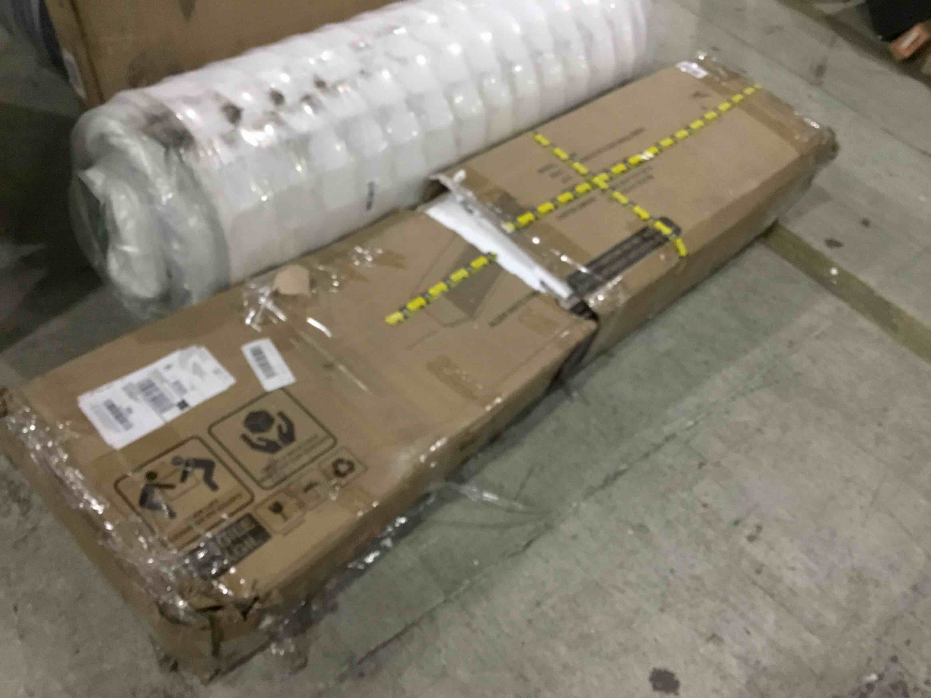 https://s3.amazonaws.com/lotting-images-prod/bidfta/RED6159653_1715698586794.jpeg