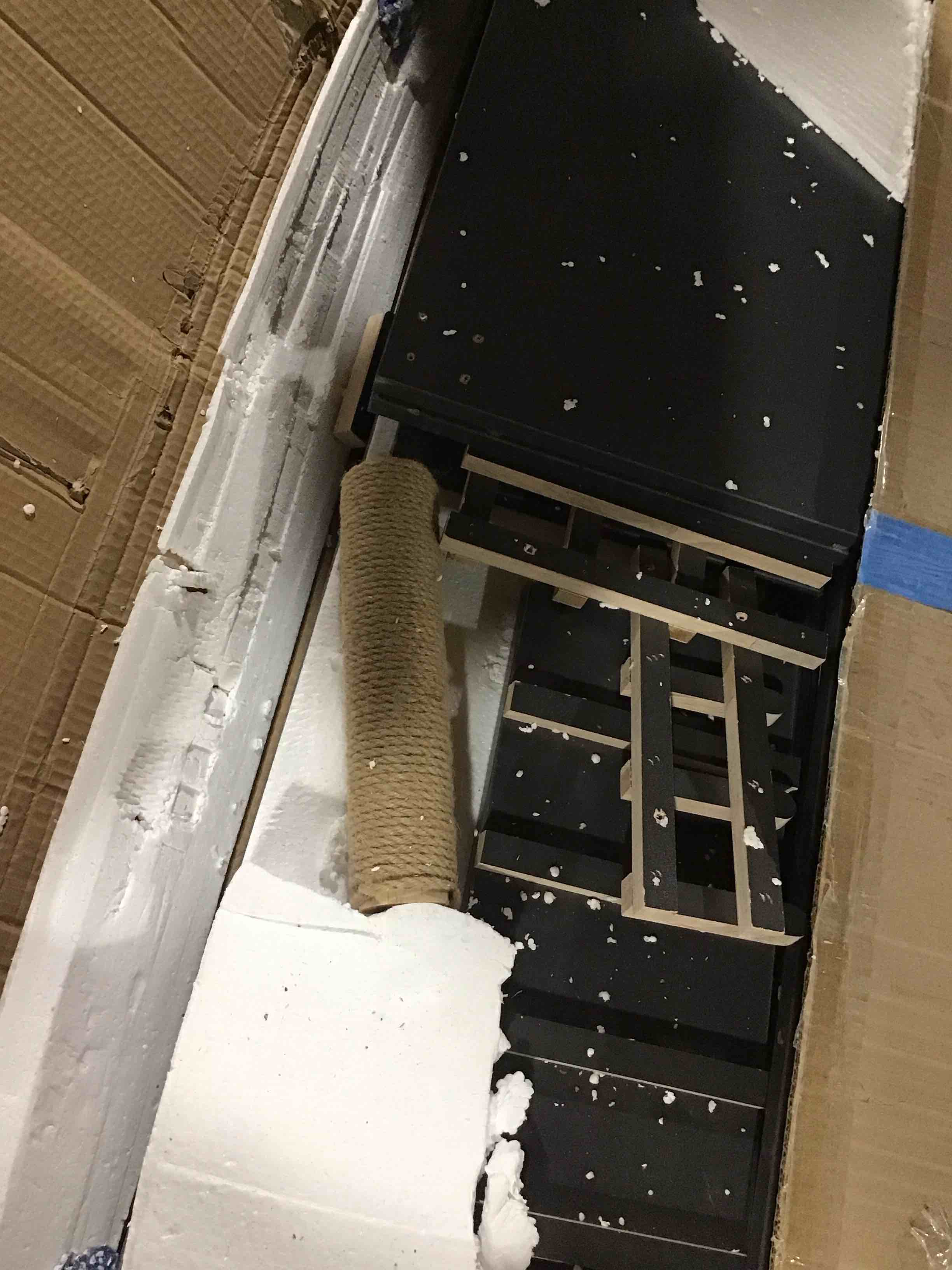 https://s3.amazonaws.com/lotting-images-prod/bidfta/RED6164026_1726508936925.jpeg