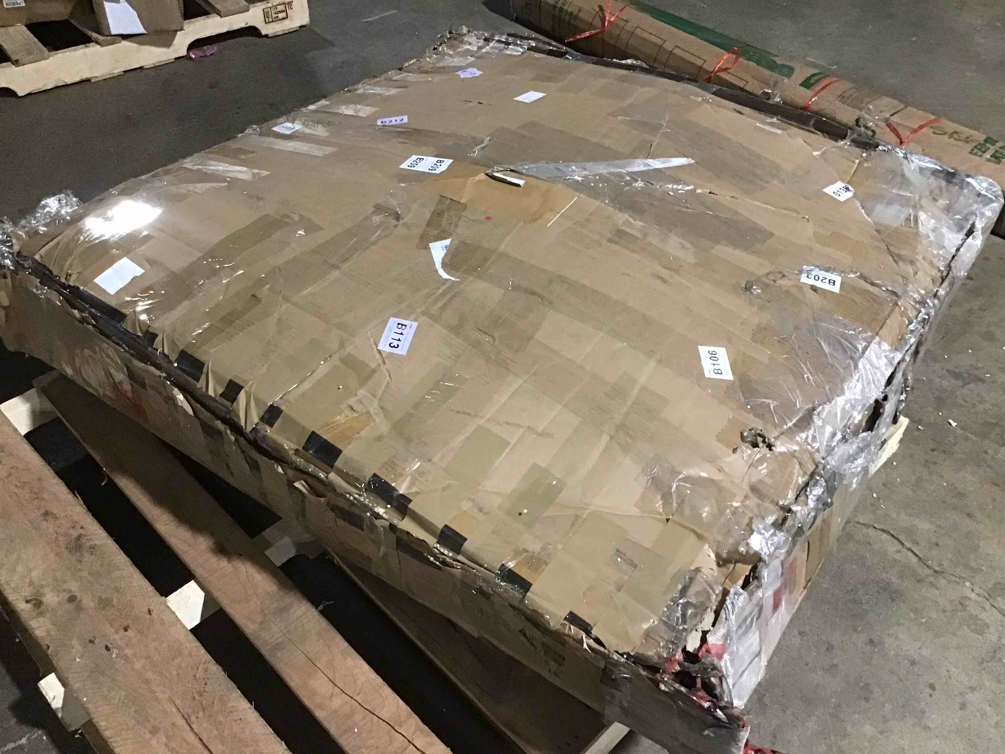 https://s3.amazonaws.com/lotting-images-prod/bidfta/RED6164847_1727882589812.jpeg