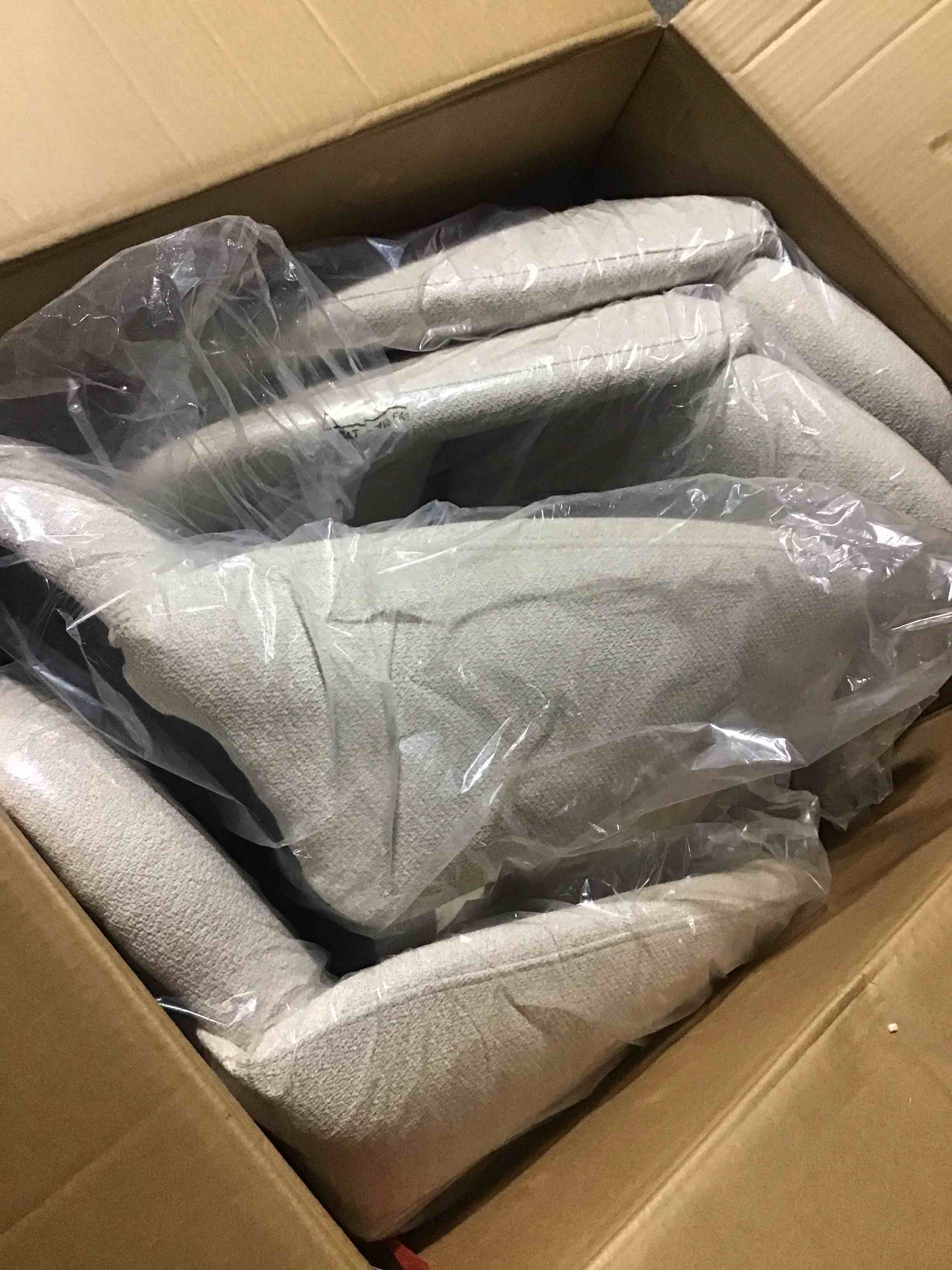https://s3.amazonaws.com/lotting-images-prod/bidfta/RED6164916_1727975251390.jpeg