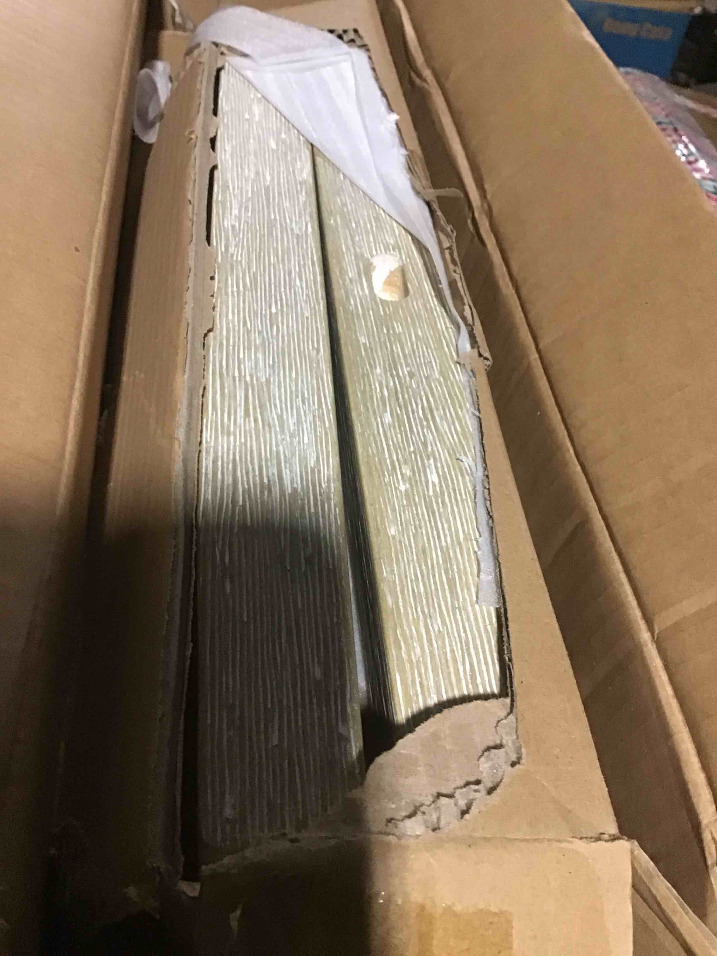 https://s3.amazonaws.com/lotting-images-prod/bidfta/RED6165216_1728488323238.jpeg