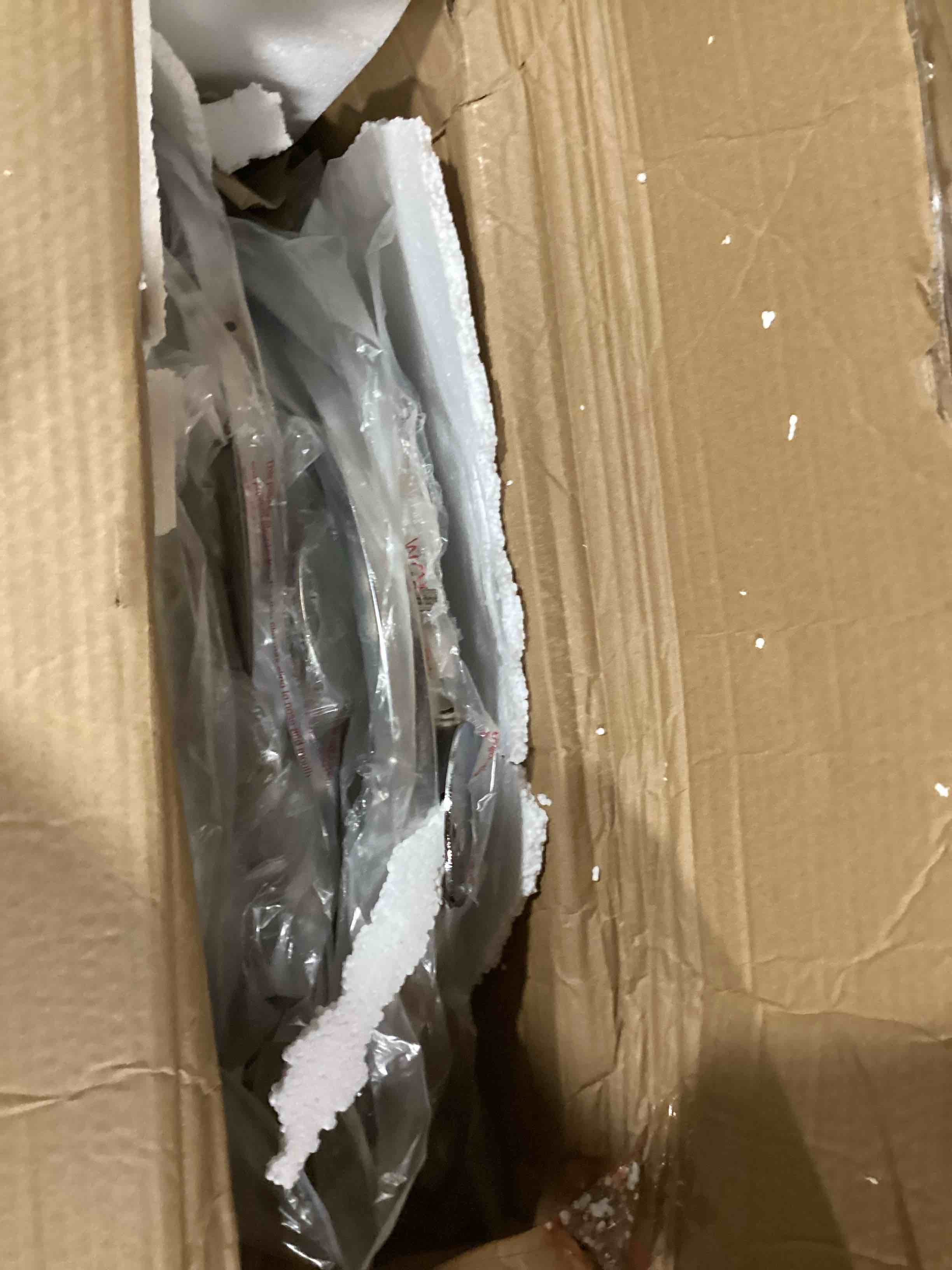 https://s3.amazonaws.com/lotting-images-prod/bidfta/RED6165473_1726854507534.jpeg
