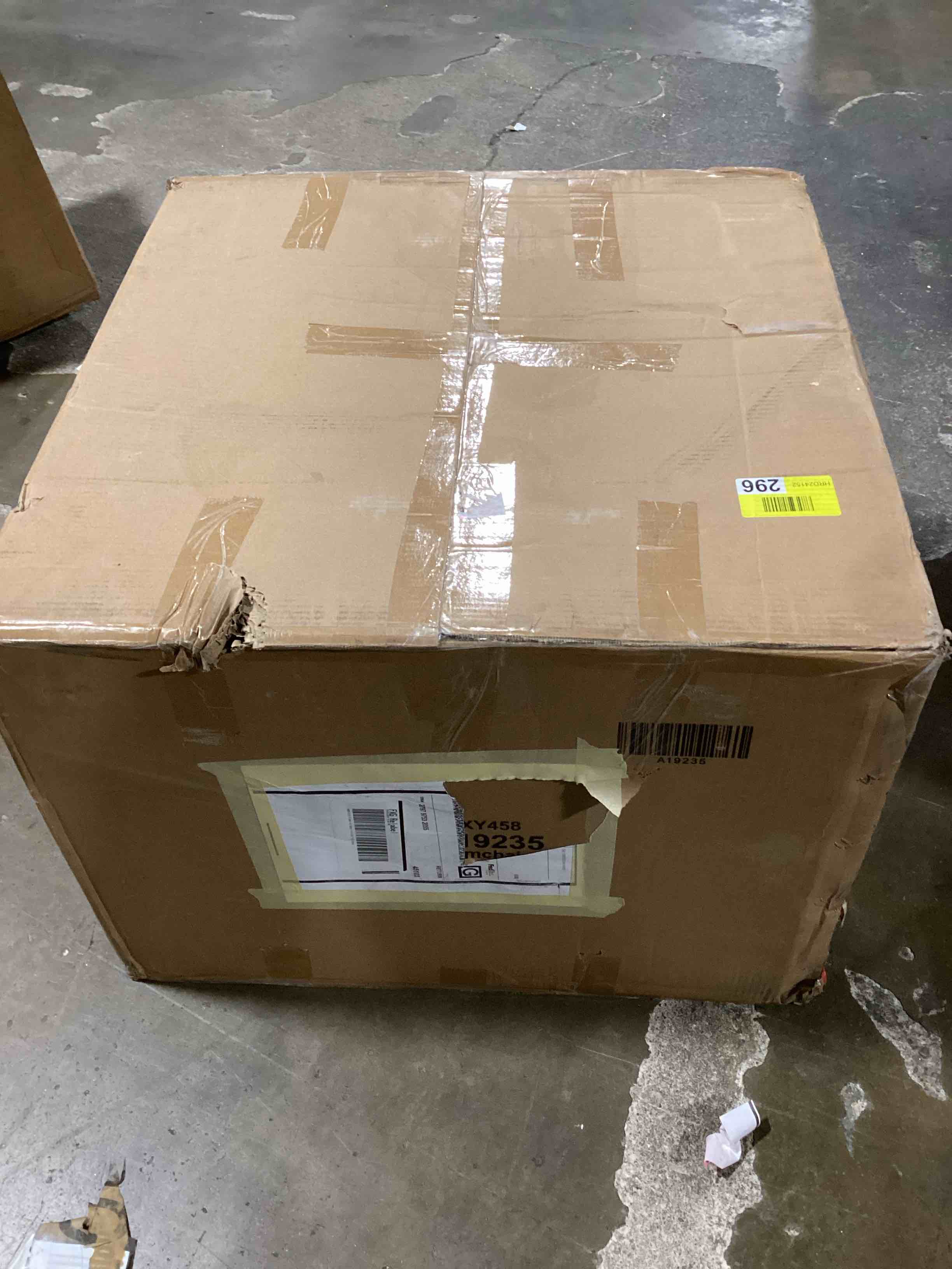 https://s3.amazonaws.com/lotting-images-prod/bidfta/RED6165925_1727803939505.jpeg