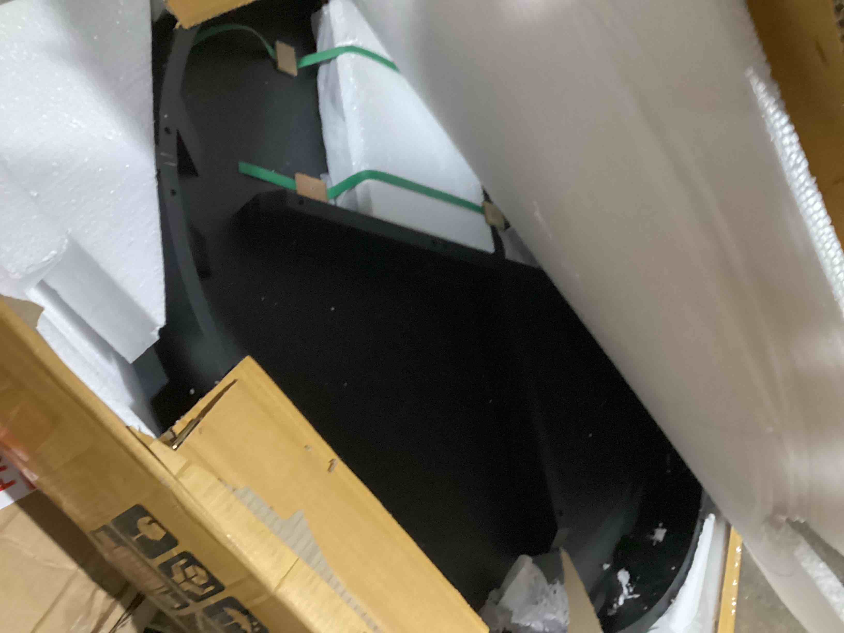 https://s3.amazonaws.com/lotting-images-prod/bidfta/RED6166304_1728648967466.jpeg