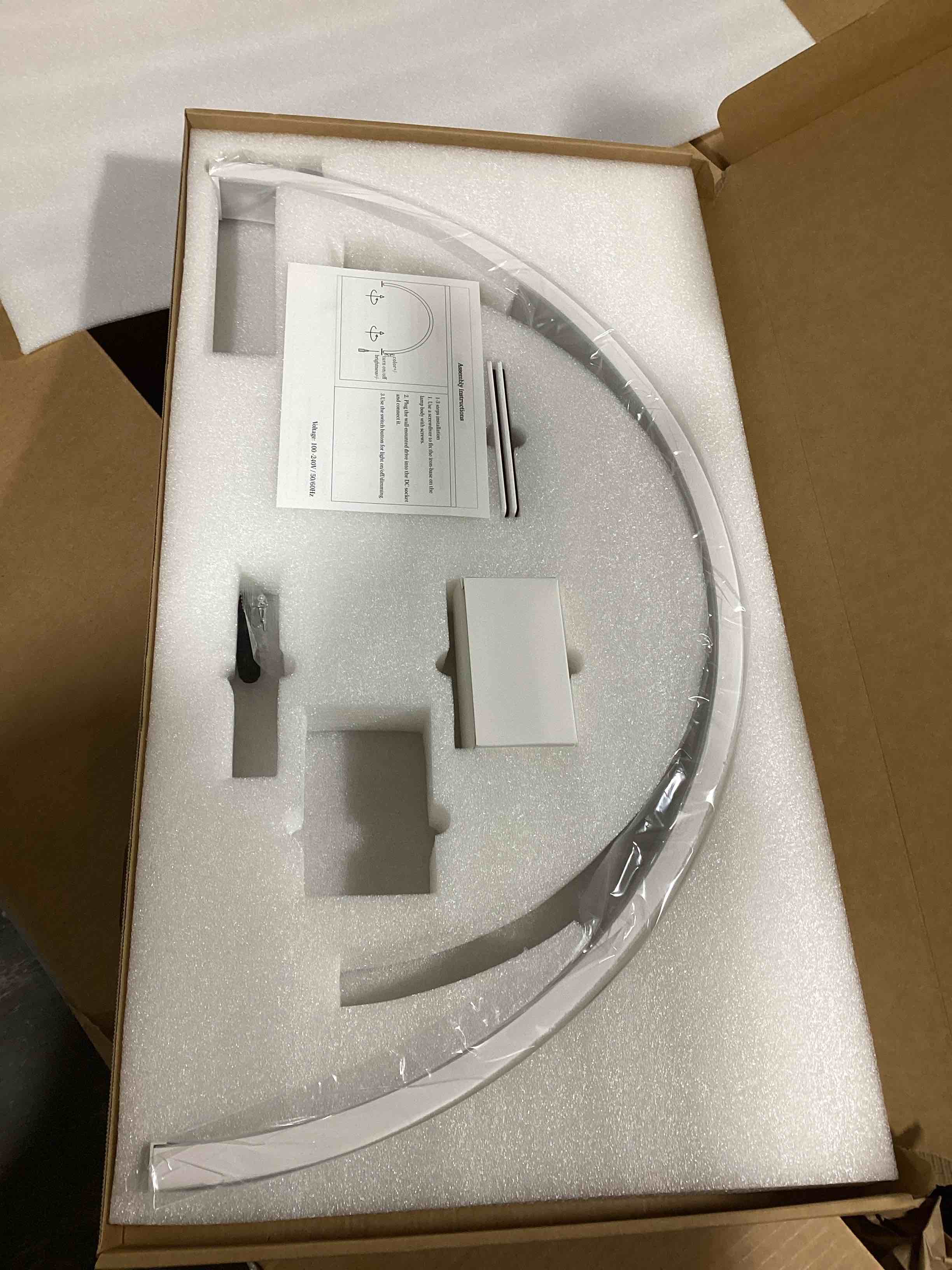 https://s3.amazonaws.com/lotting-images-prod/bidfta/RED6166597_1729100851241.jpeg