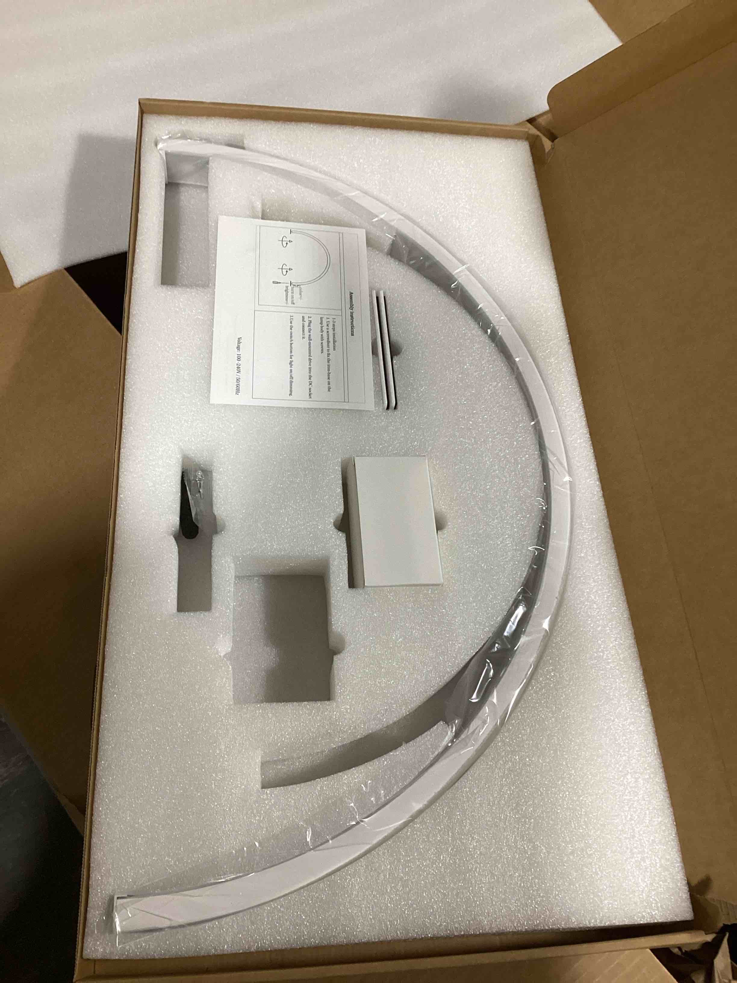 https://s3.amazonaws.com/lotting-images-prod/bidfta/RED6166597_1729100852109.jpeg