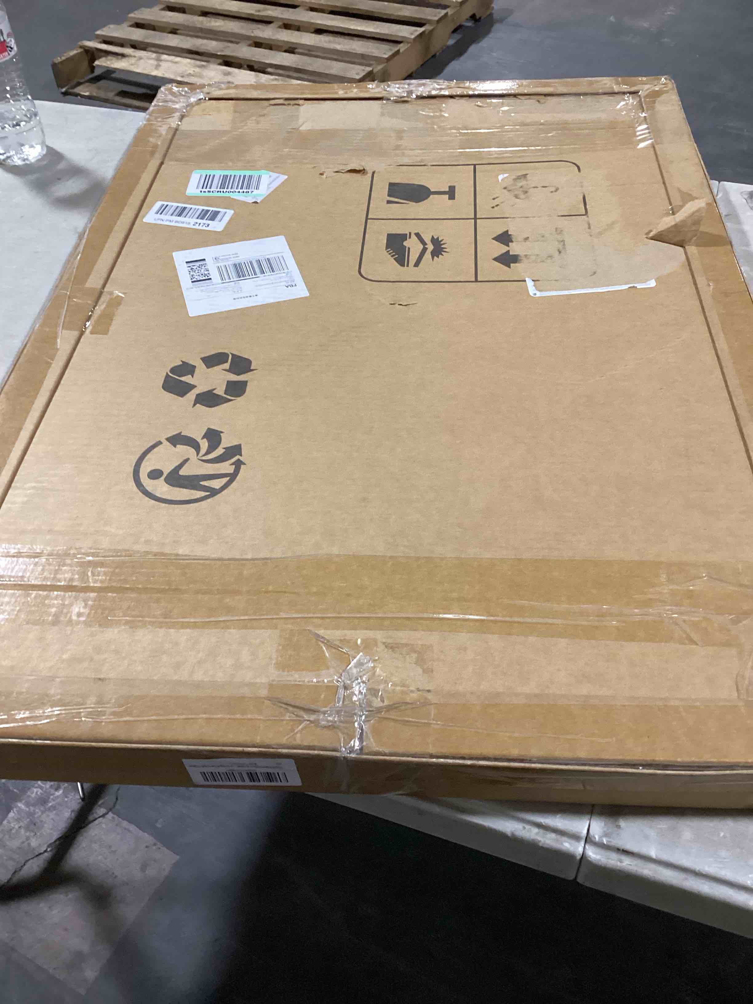 https://s3.amazonaws.com/lotting-images-prod/bidfta/RED6166609_1729103646854.jpeg