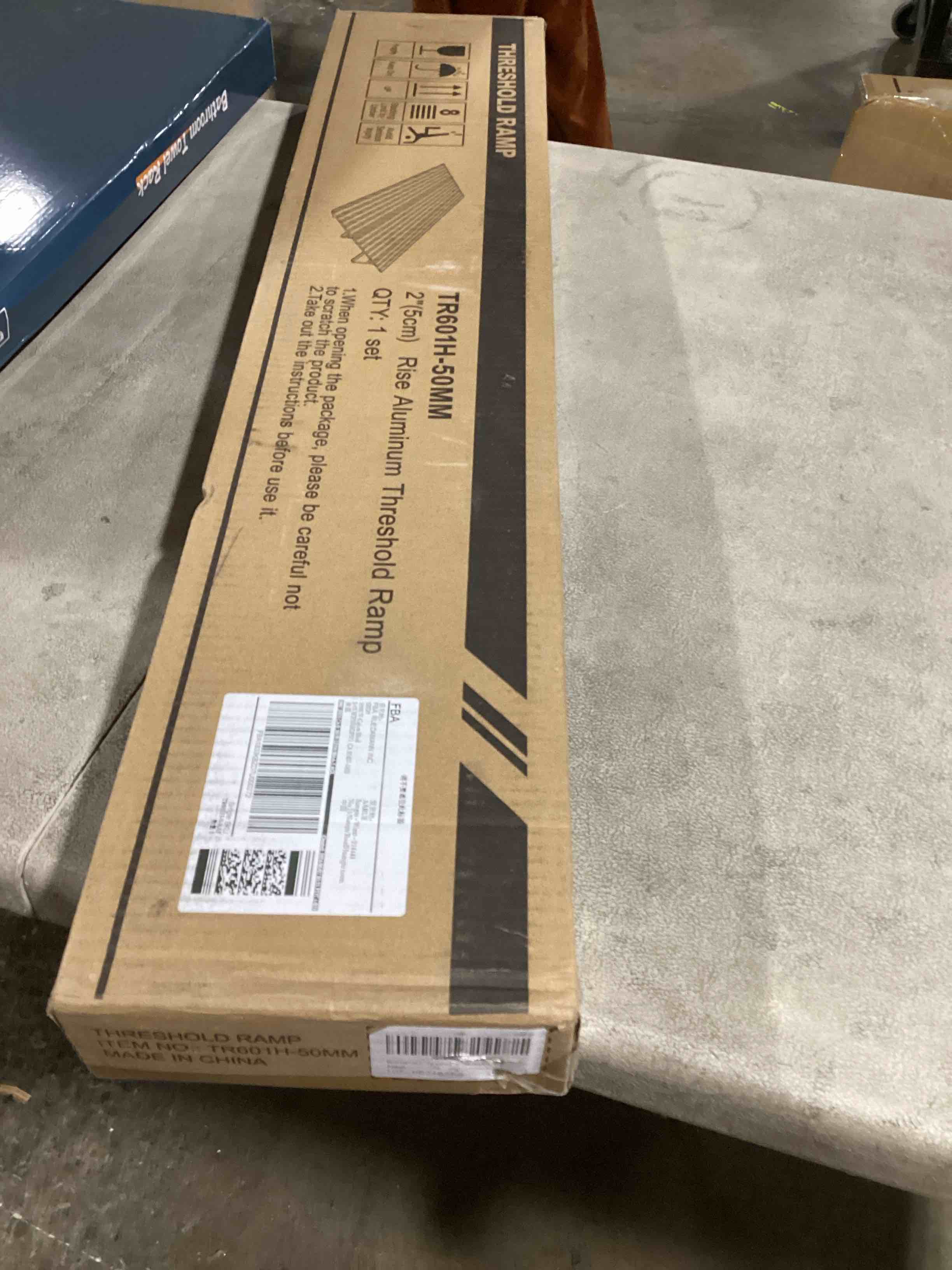 https://s3.amazonaws.com/lotting-images-prod/bidfta/RED6166719_1729177332129.jpeg