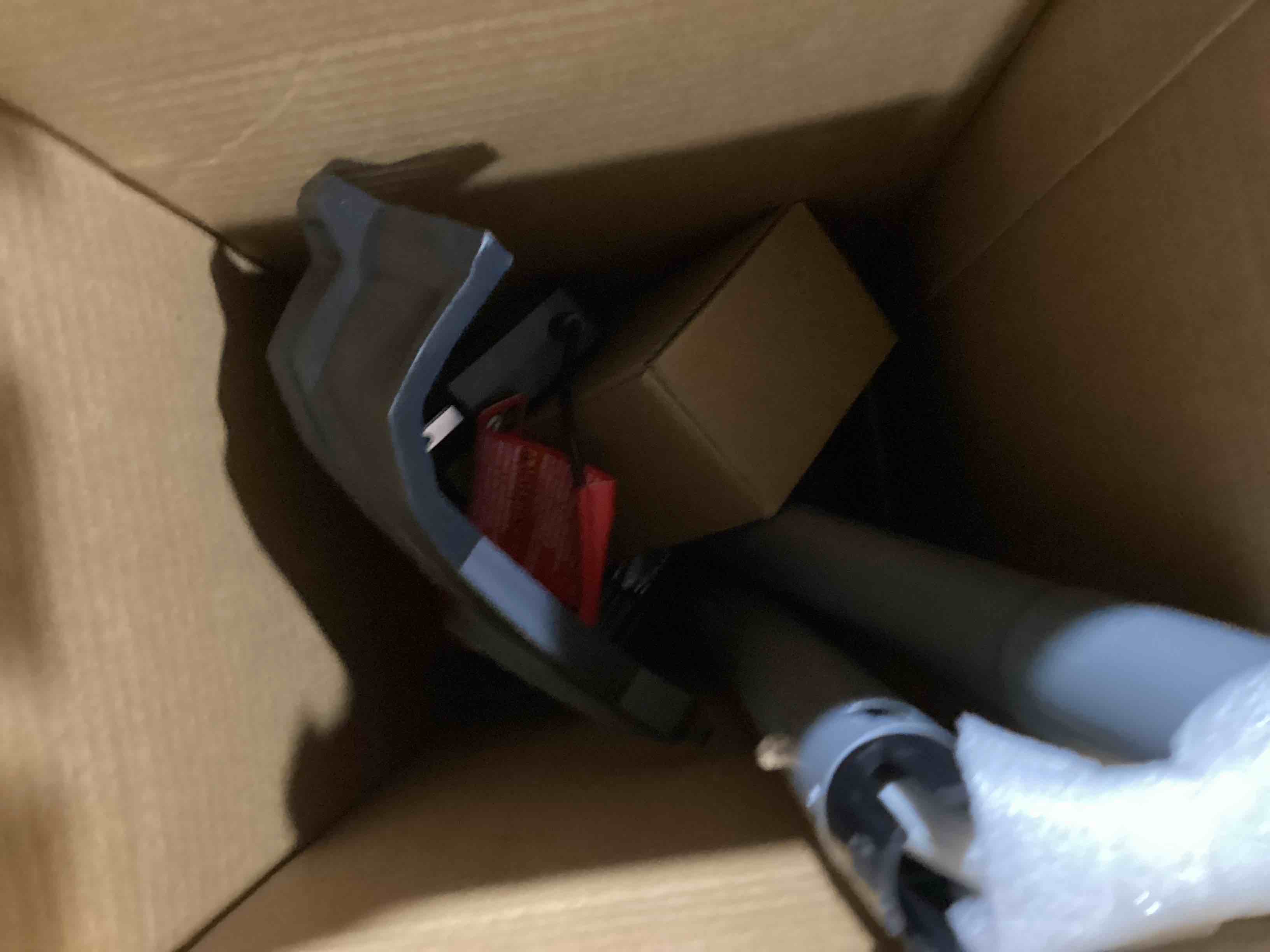 https://s3.amazonaws.com/lotting-images-prod/bidfta/RED6166812_1729251645441.jpeg