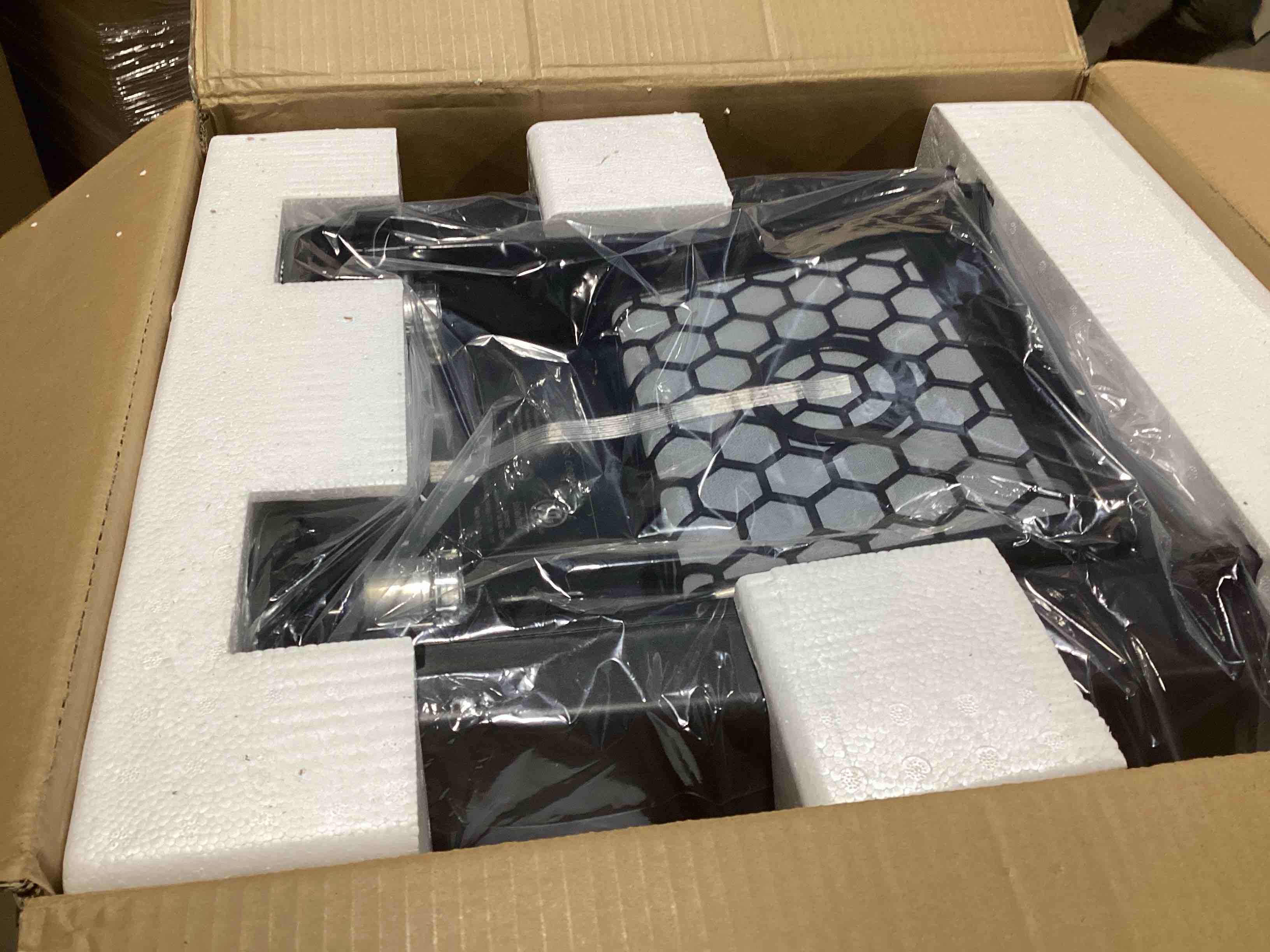 https://s3.amazonaws.com/lotting-images-prod/bidfta/RED6166928_1729277025447.jpeg