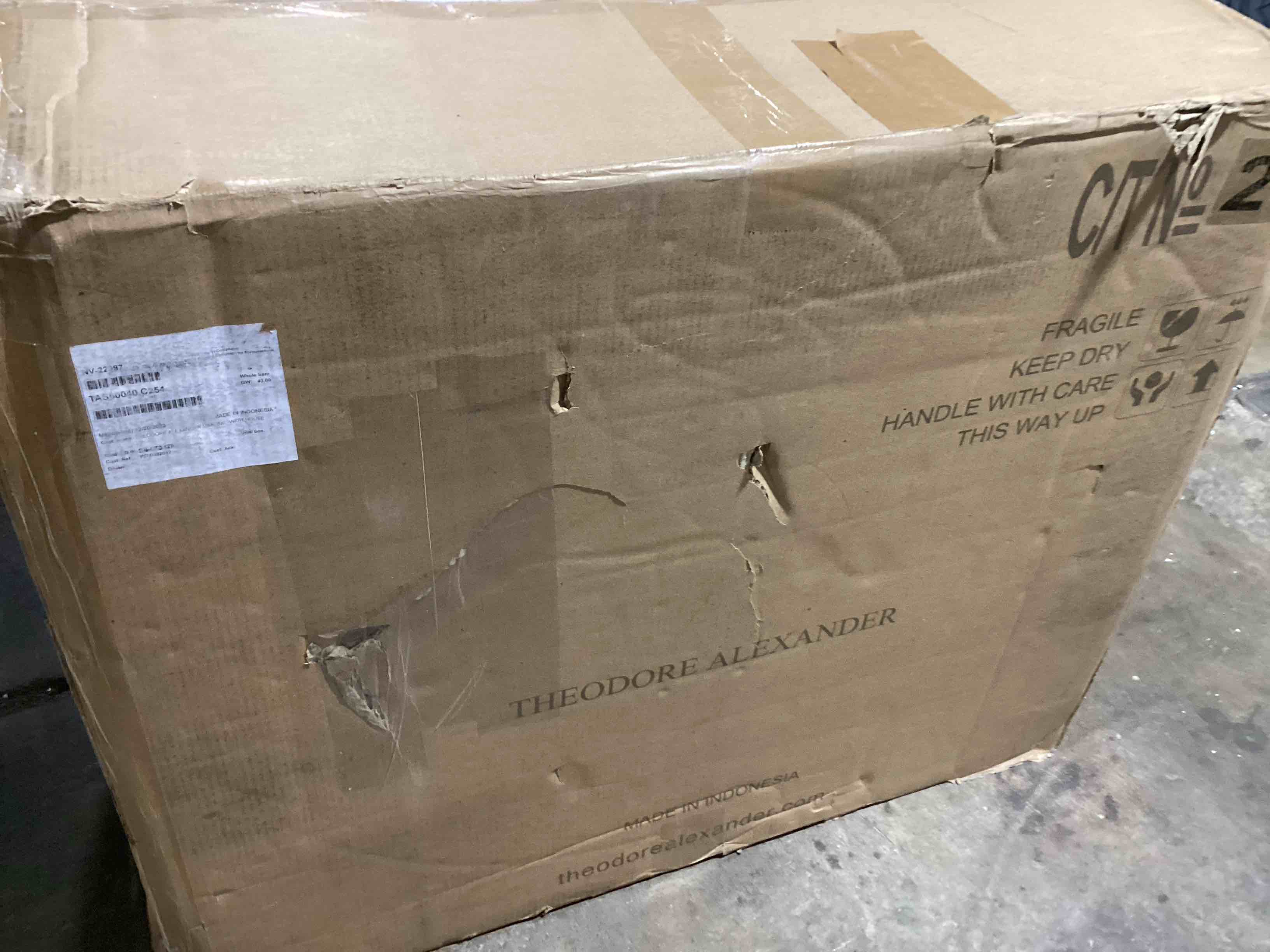 https://s3.amazonaws.com/lotting-images-prod/bidfta/RED6167401_1727701292098.jpeg