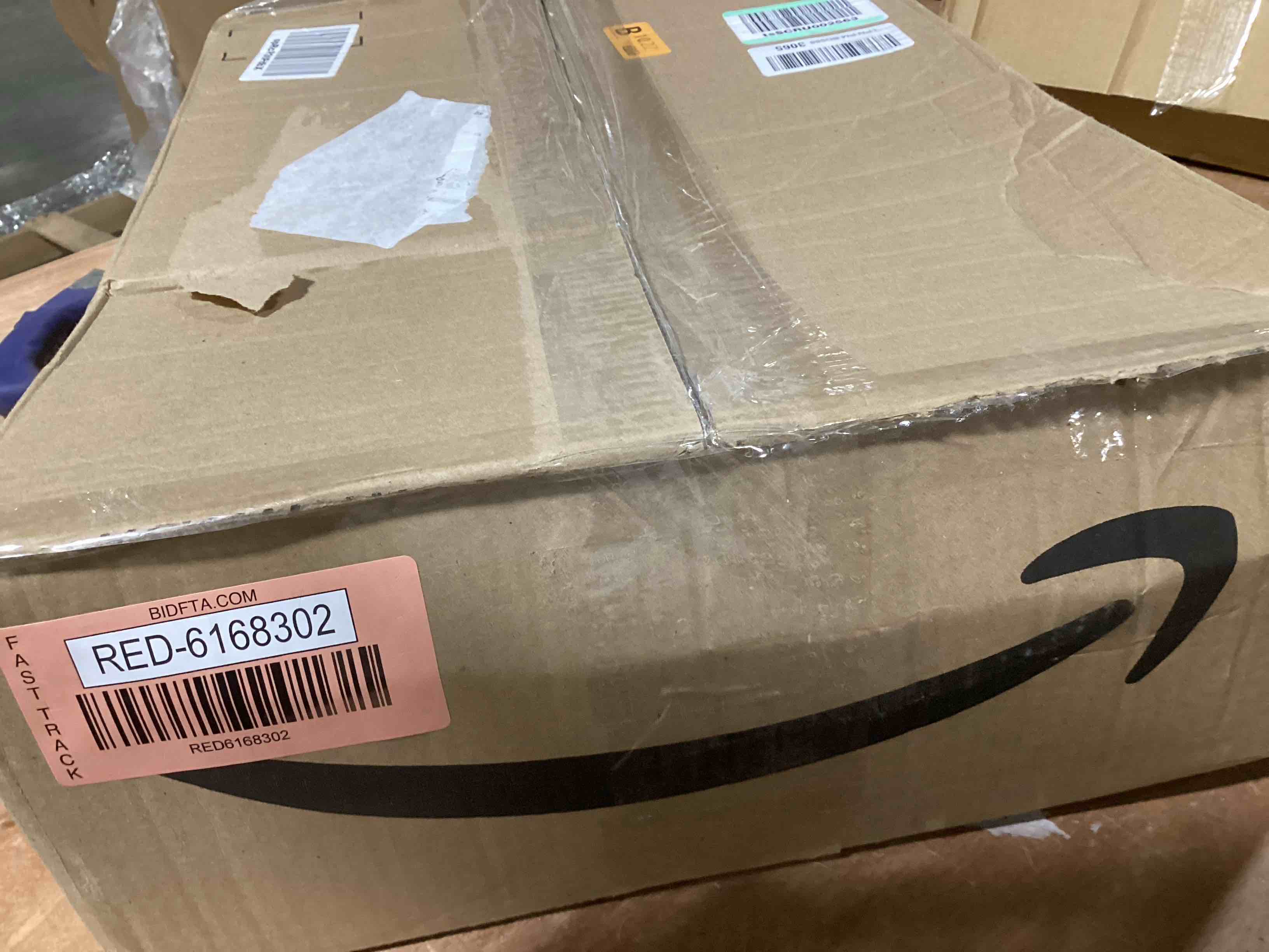 https://s3.amazonaws.com/lotting-images-prod/bidfta/RED6168302_1729109165560.jpeg