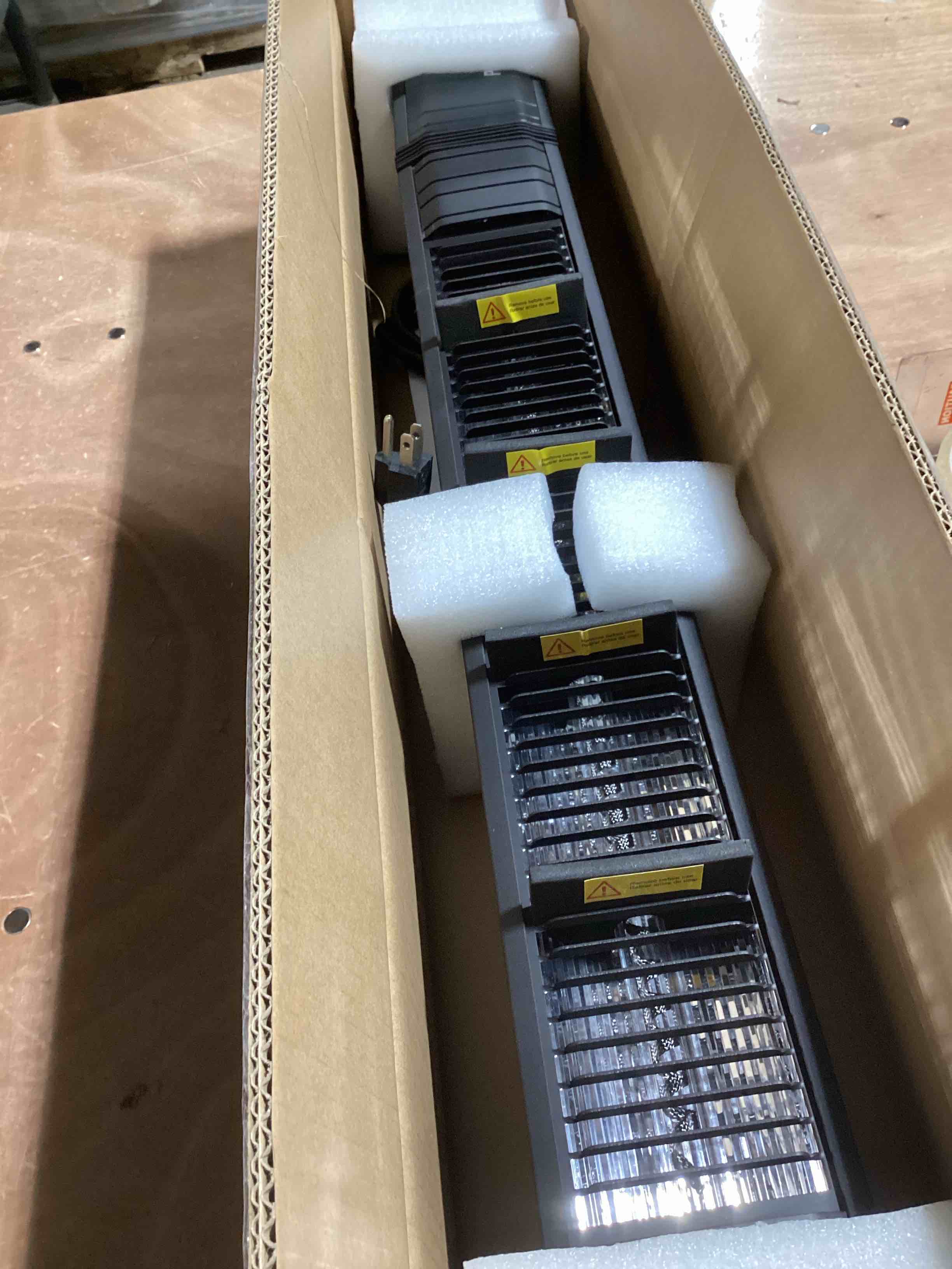 https://s3.amazonaws.com/lotting-images-prod/bidfta/RED6168311_1729165360514.jpeg