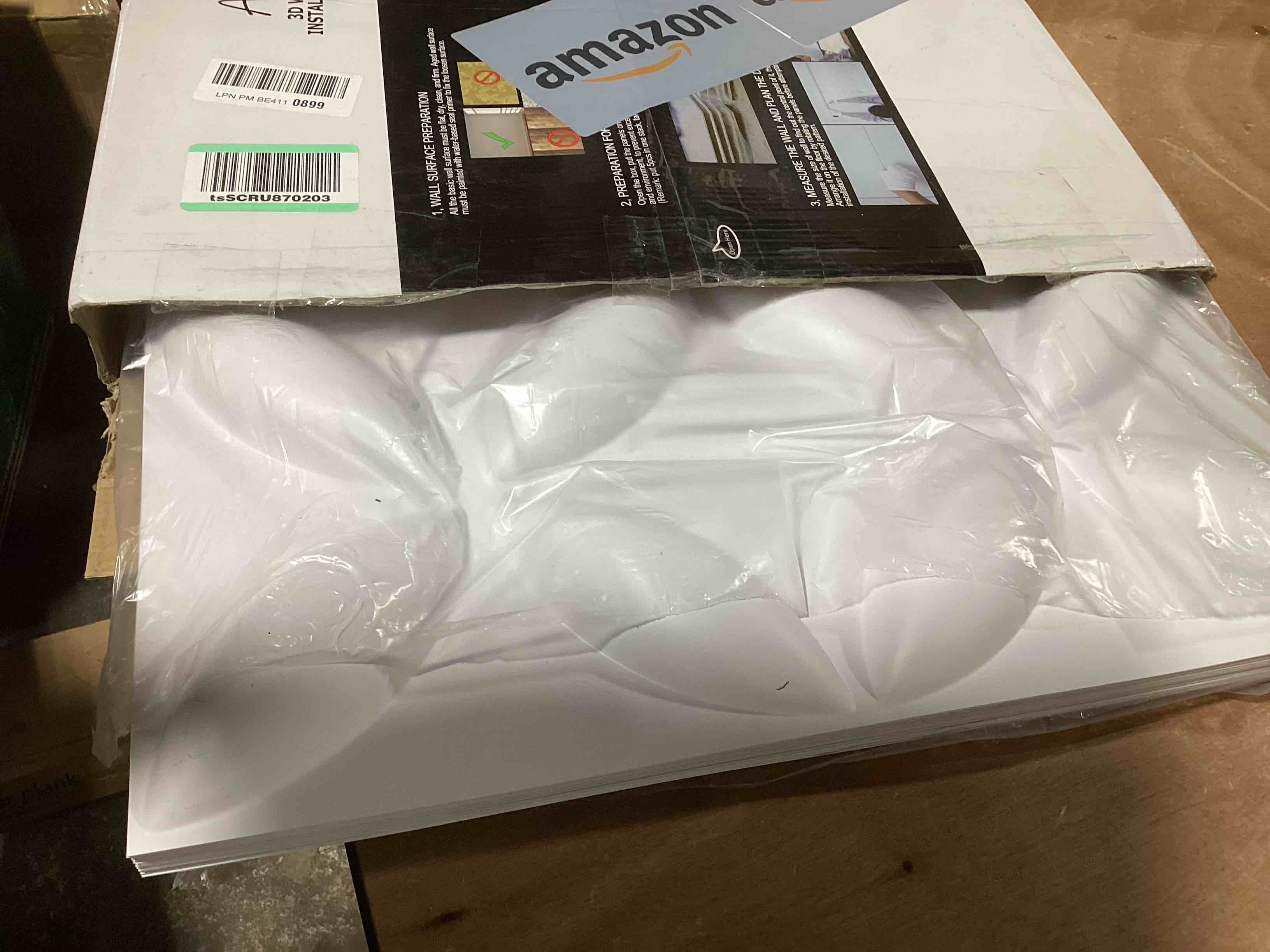 https://s3.amazonaws.com/lotting-images-prod/bidfta/RED6168318_1729165961133.jpeg