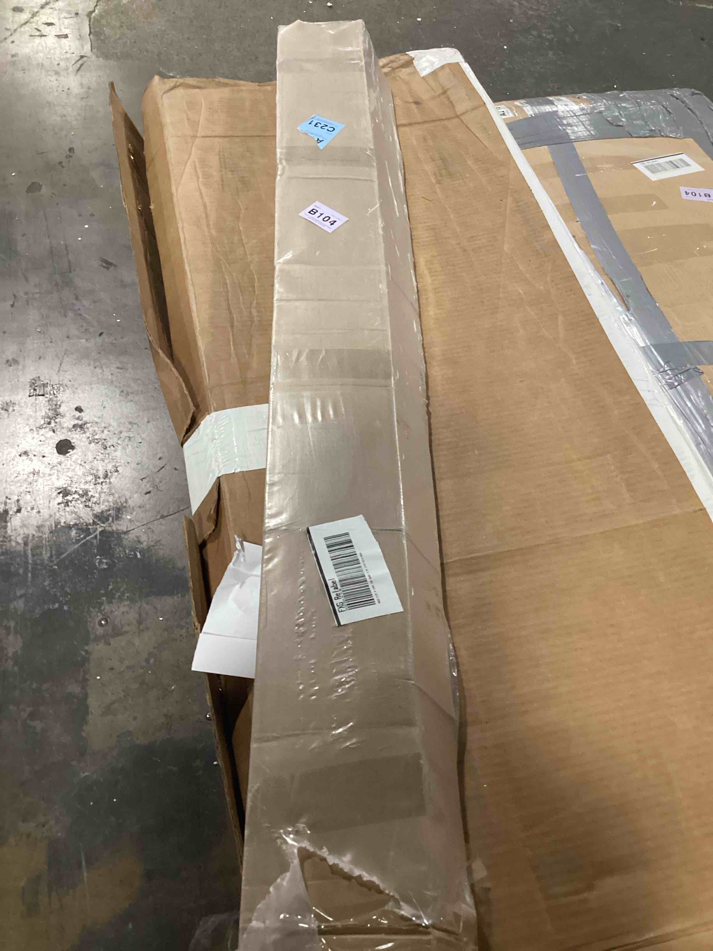 https://s3.amazonaws.com/lotting-images-prod/bidfta/RED6168579_1727183930419.jpeg