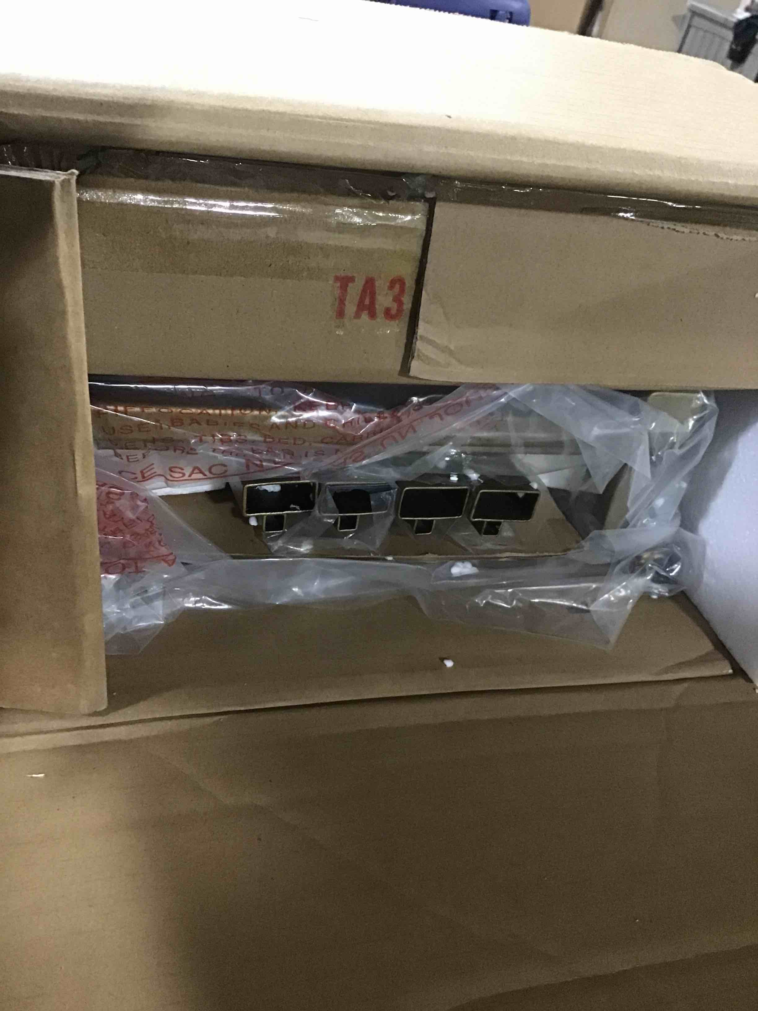 https://s3.amazonaws.com/lotting-images-prod/bidfta/RED6168970_1727803753042.jpeg