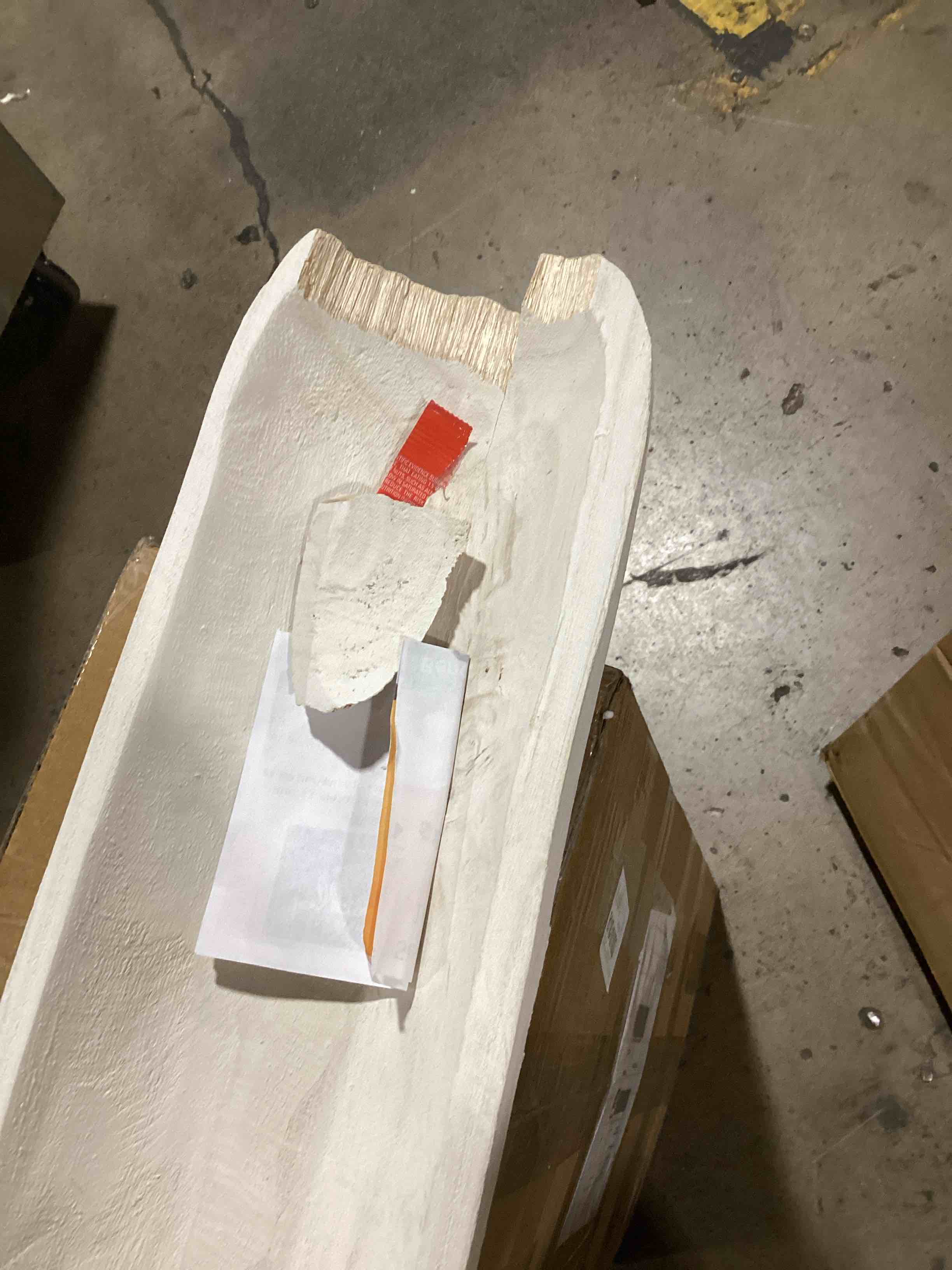 https://s3.amazonaws.com/lotting-images-prod/bidfta/RED6169208_1728068169313.jpeg