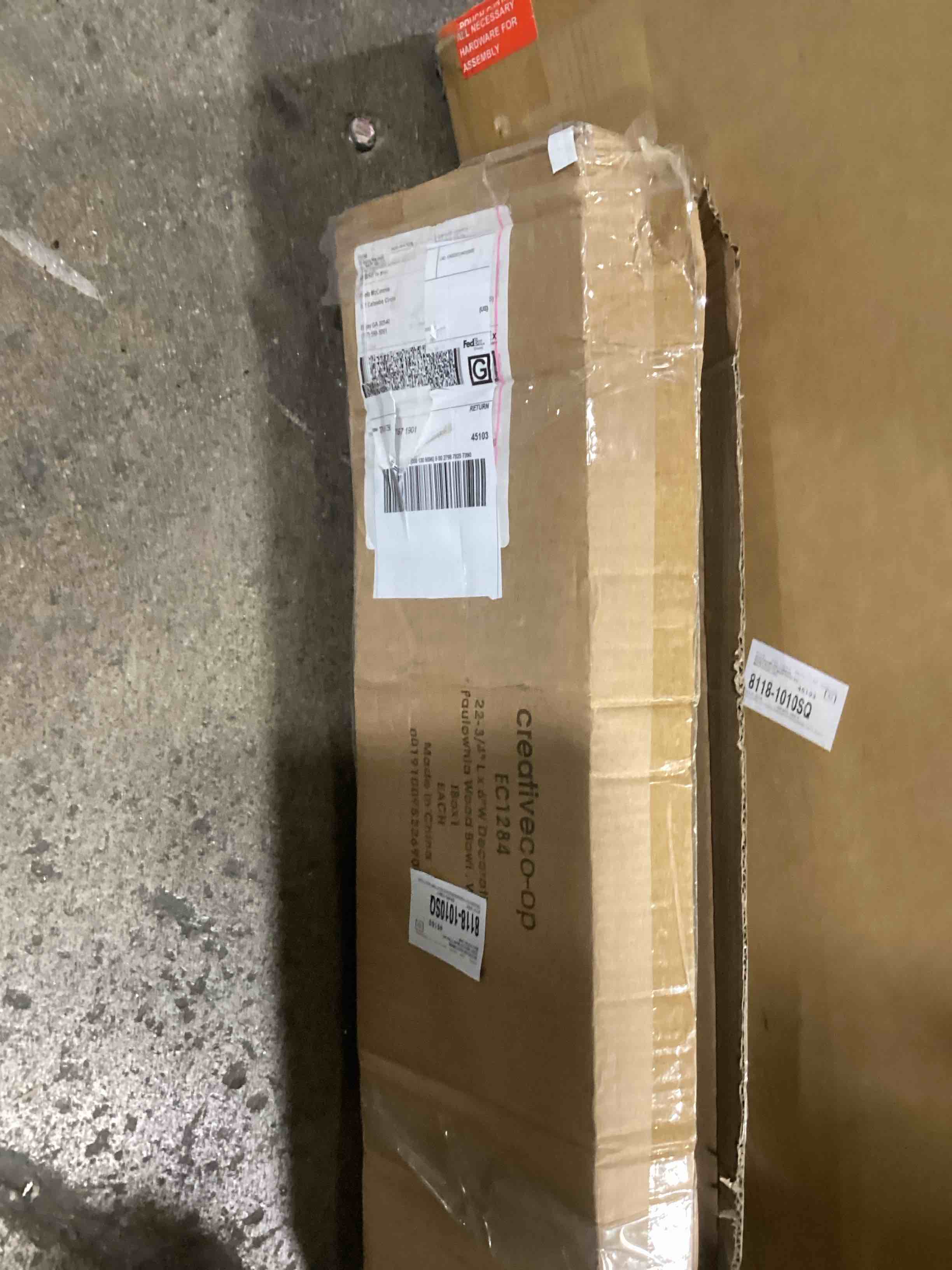 https://s3.amazonaws.com/lotting-images-prod/bidfta/RED6169208_1728068172679.jpeg