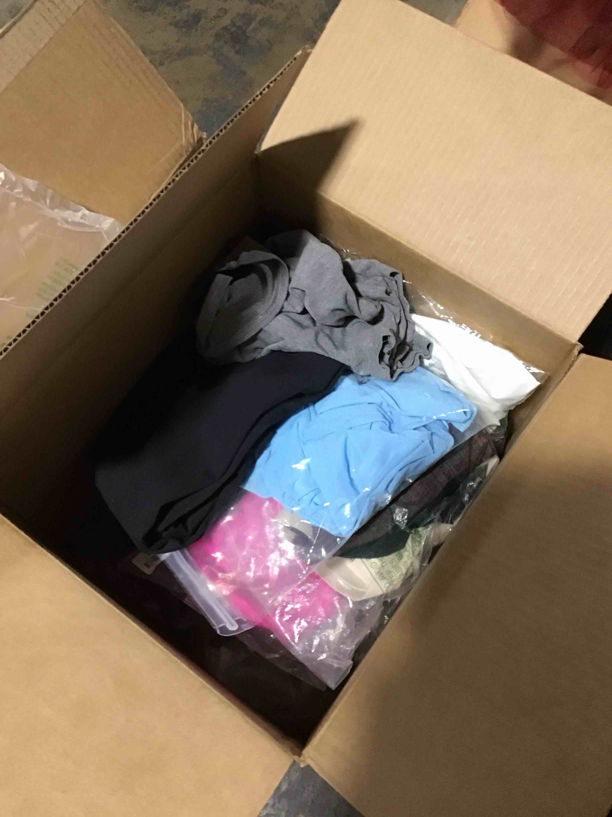 https://s3.amazonaws.com/lotting-images-prod/bidfta/RED6169688_1729019847328.jpeg