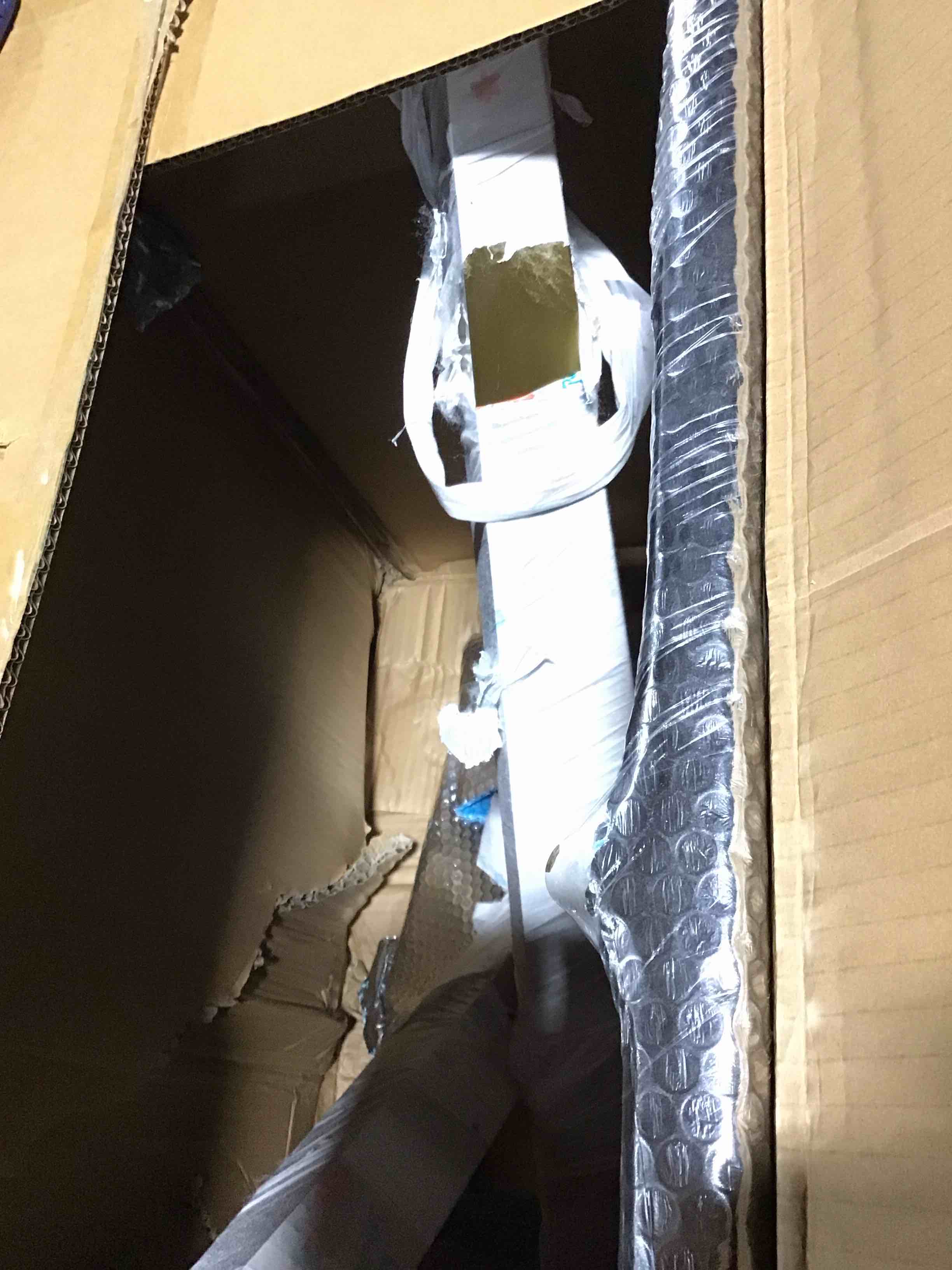 https://s3.amazonaws.com/lotting-images-prod/bidfta/RED6169795_1729098217622.jpeg