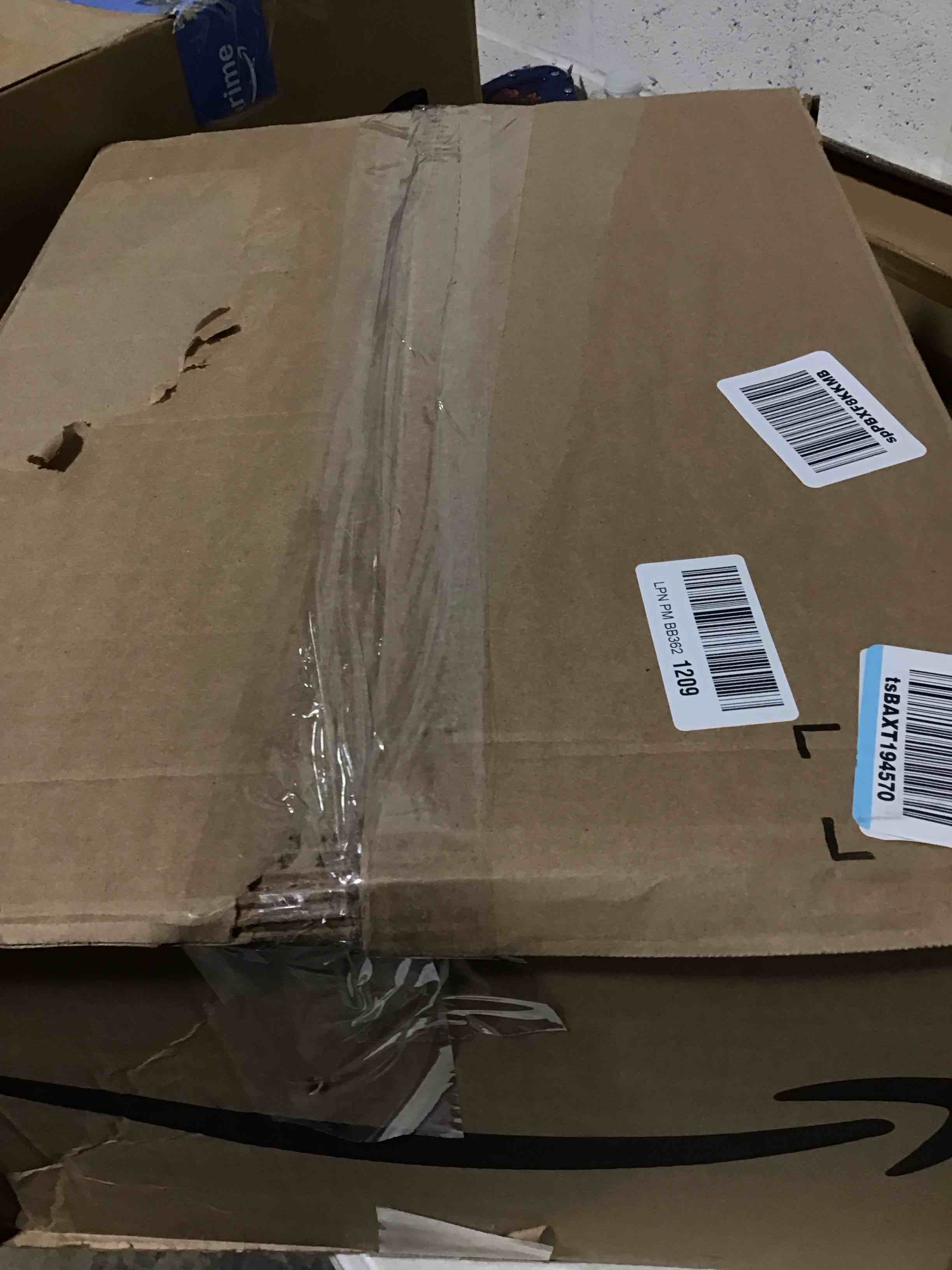 https://s3.amazonaws.com/lotting-images-prod/bidfta/RED6169817_1729100865267.jpeg