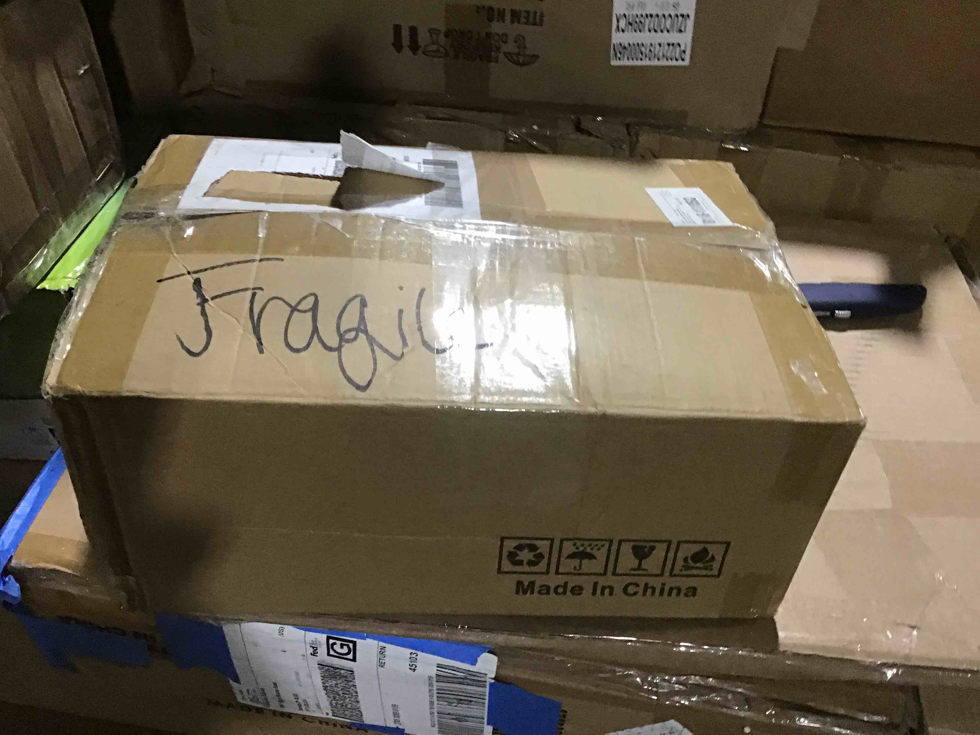 https://s3.amazonaws.com/lotting-images-prod/bidfta/RED6170170_1727364996688.jpeg