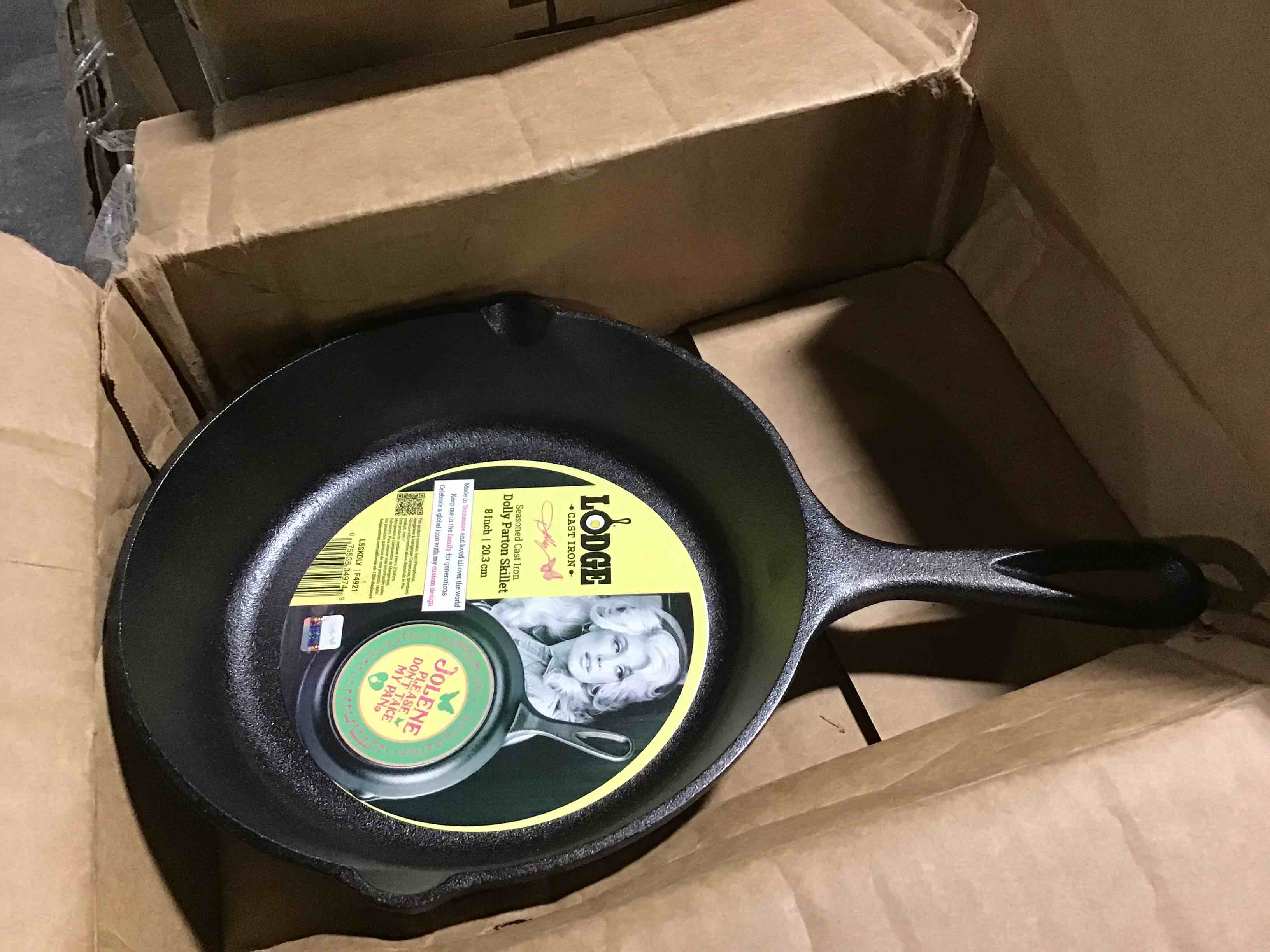 https://s3.amazonaws.com/lotting-images-prod/bidfta/RED6170453_1727974807699.jpeg