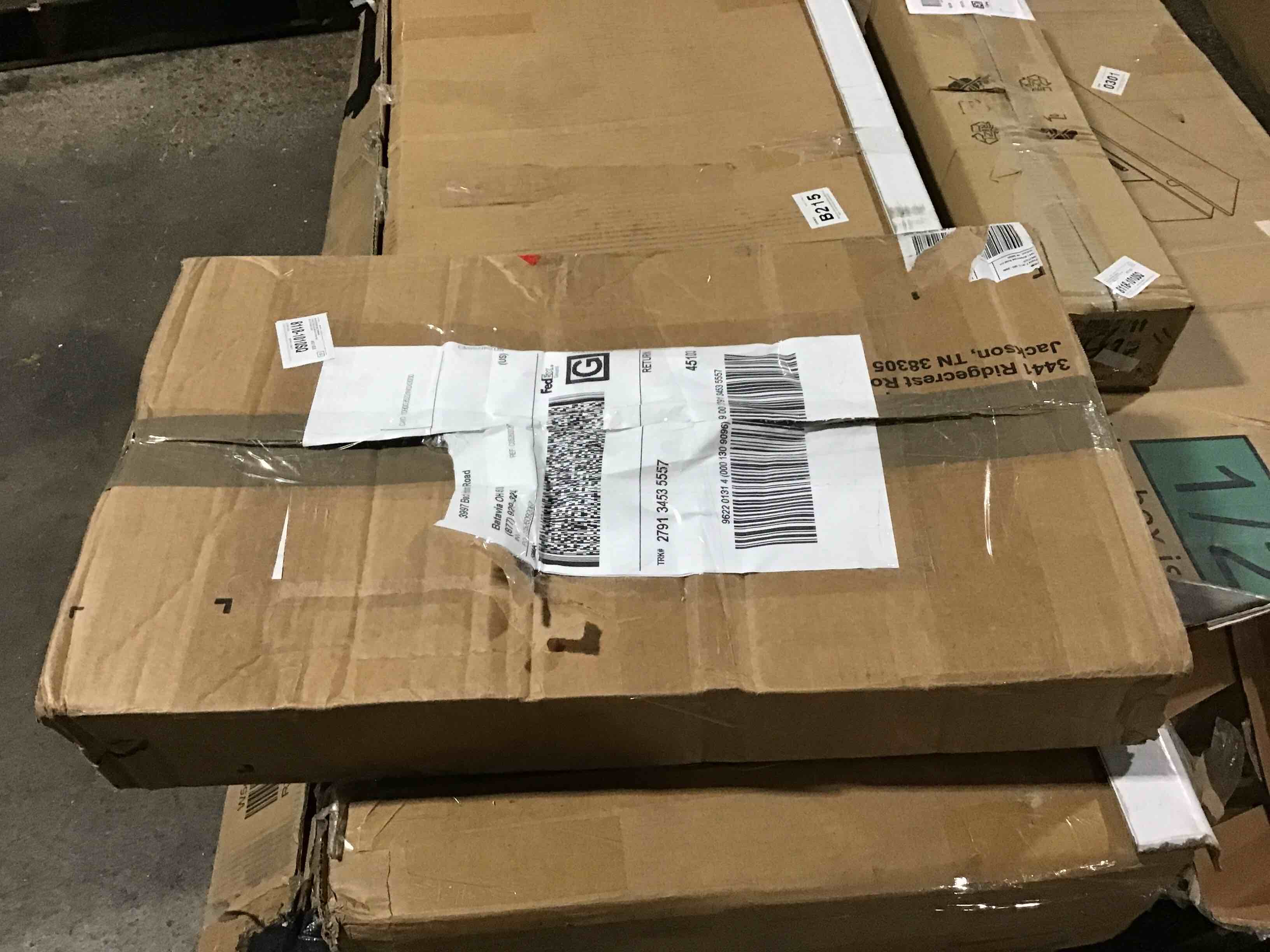 https://s3.amazonaws.com/lotting-images-prod/bidfta/RED6170612_1728406295582.jpeg