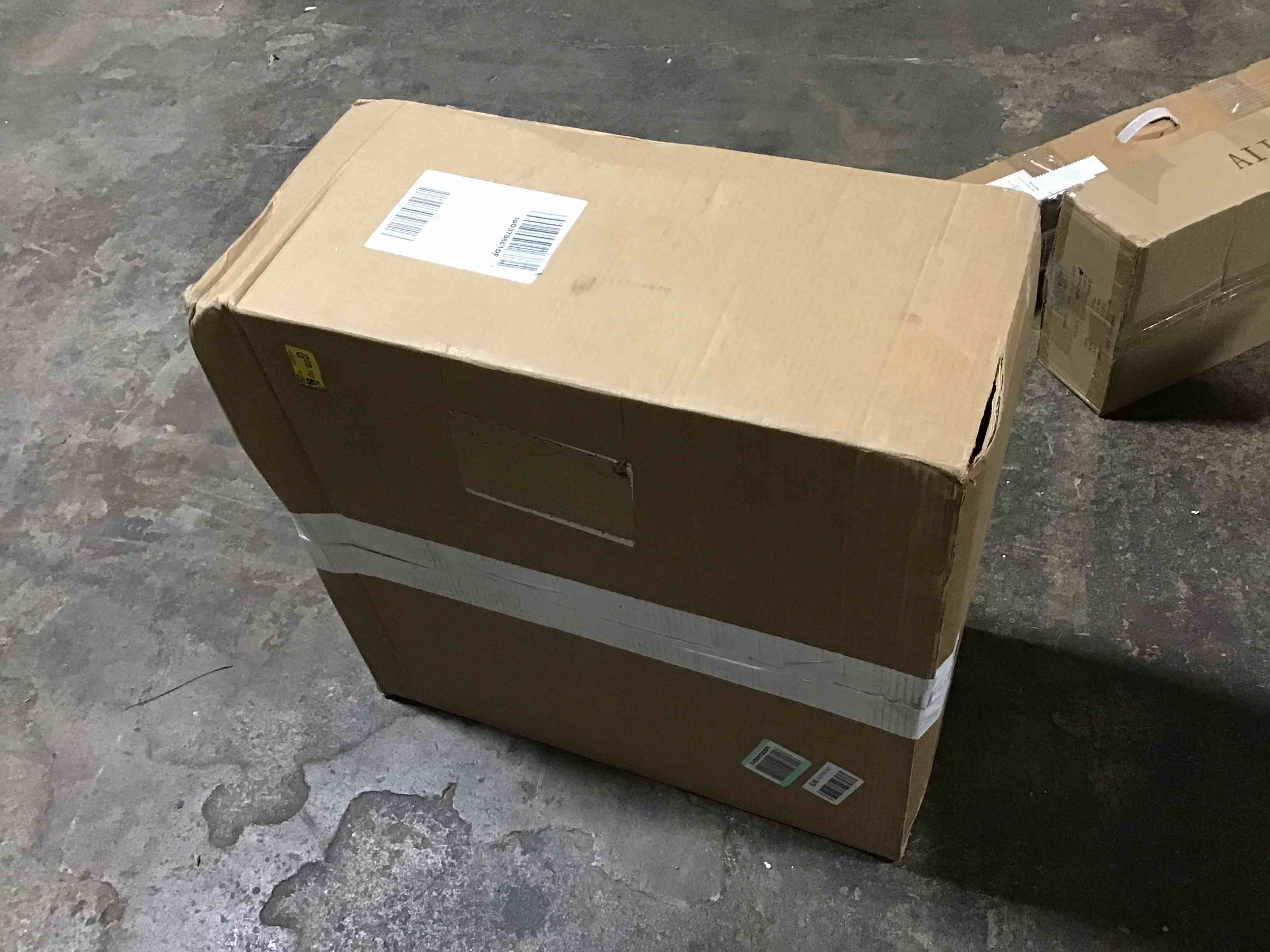 https://s3.amazonaws.com/lotting-images-prod/bidfta/RED6170799_1729099347998.jpeg