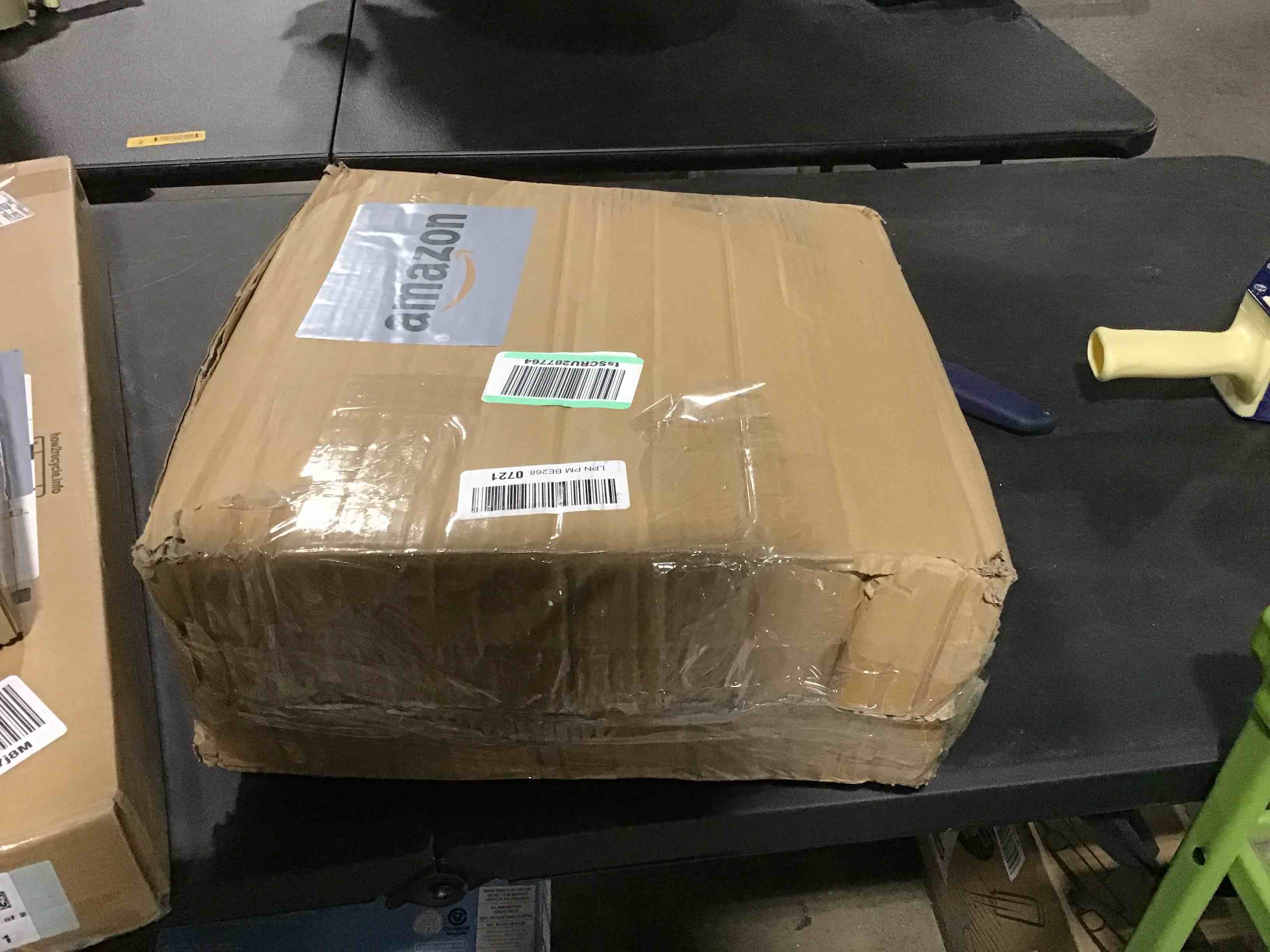 https://s3.amazonaws.com/lotting-images-prod/bidfta/RED6170909_1729271889872.jpeg
