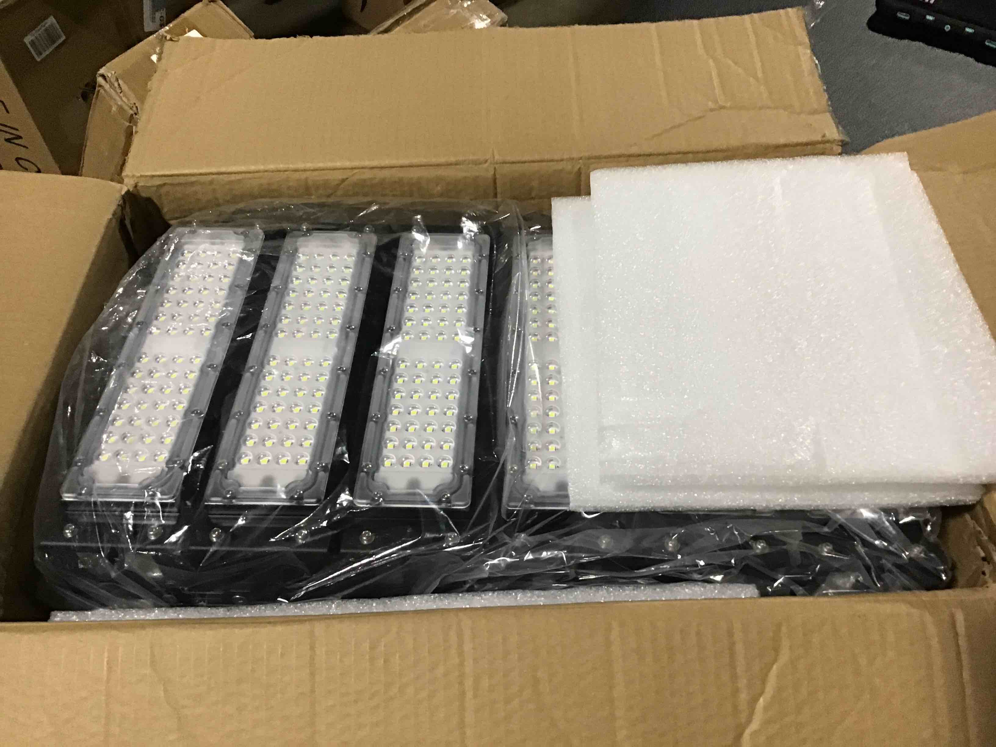 https://s3.amazonaws.com/lotting-images-prod/bidfta/RED6170915_1729273128175.jpeg