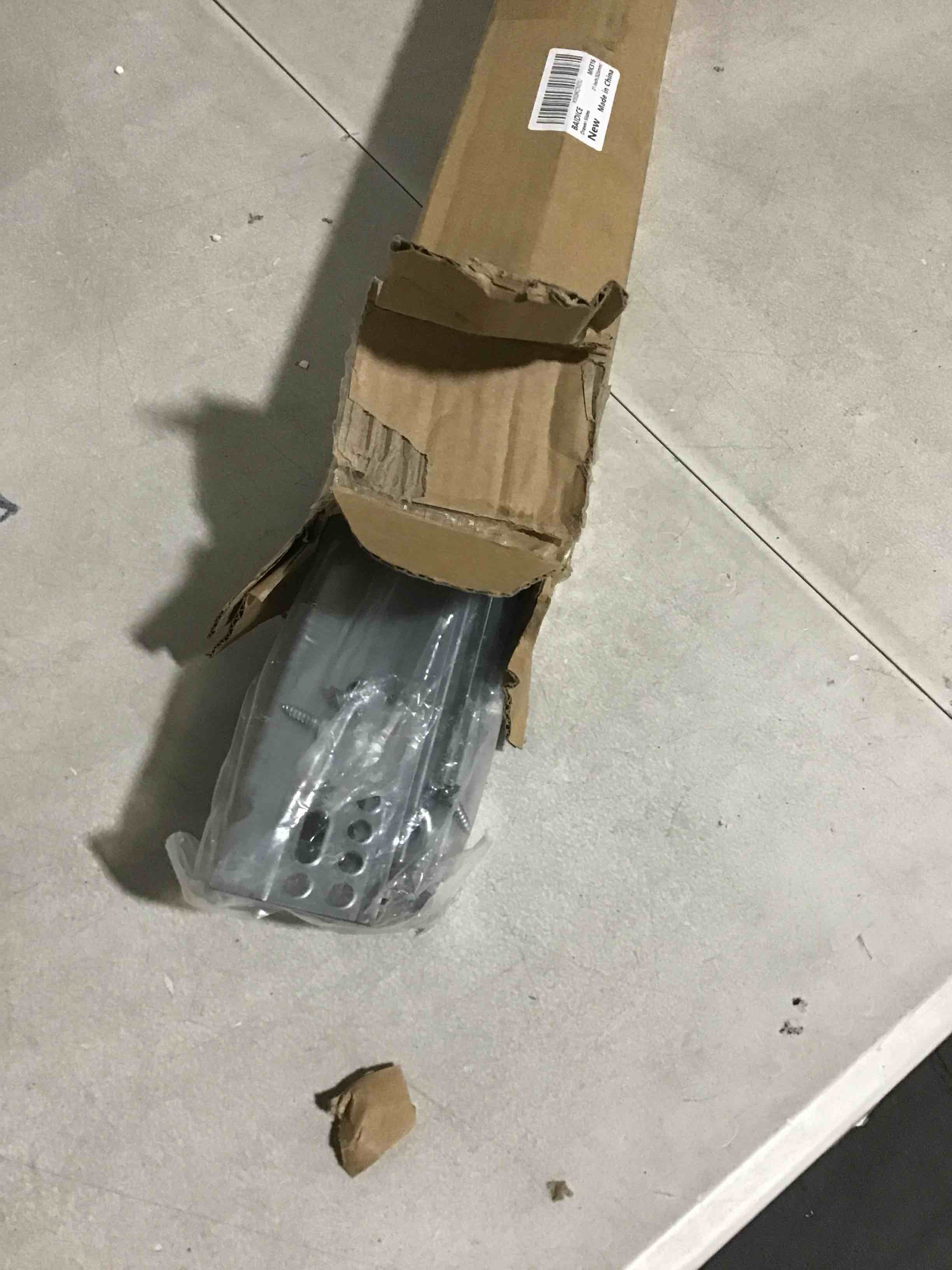 https://s3.amazonaws.com/lotting-images-prod/bidfta/RED6171173_1729783116228.jpeg