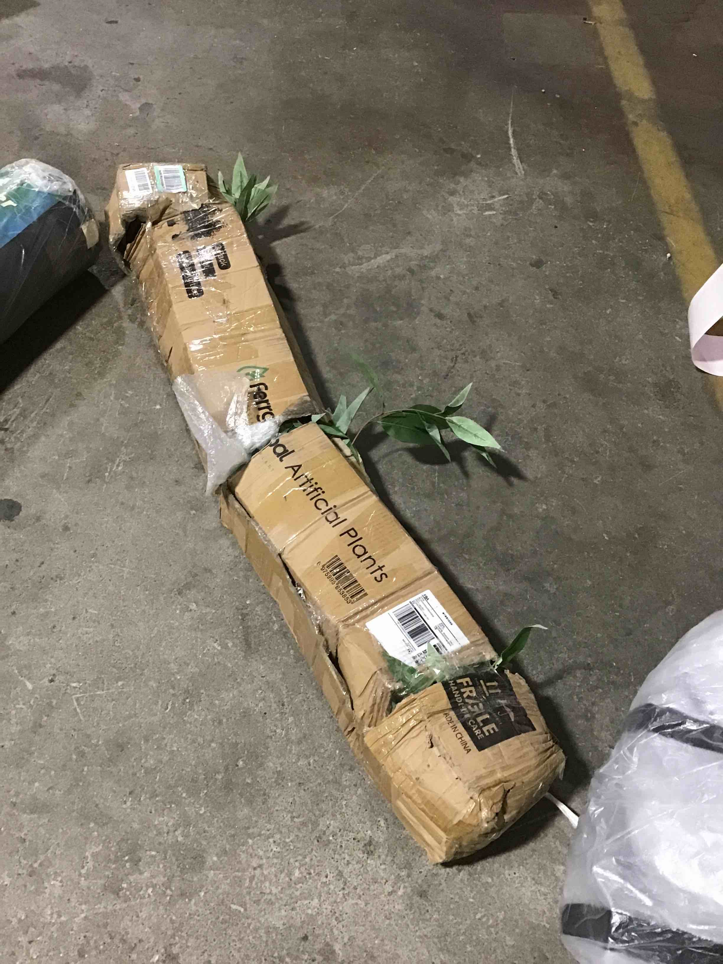 https://s3.amazonaws.com/lotting-images-prod/bidfta/RED6171226_1729864009617.jpeg