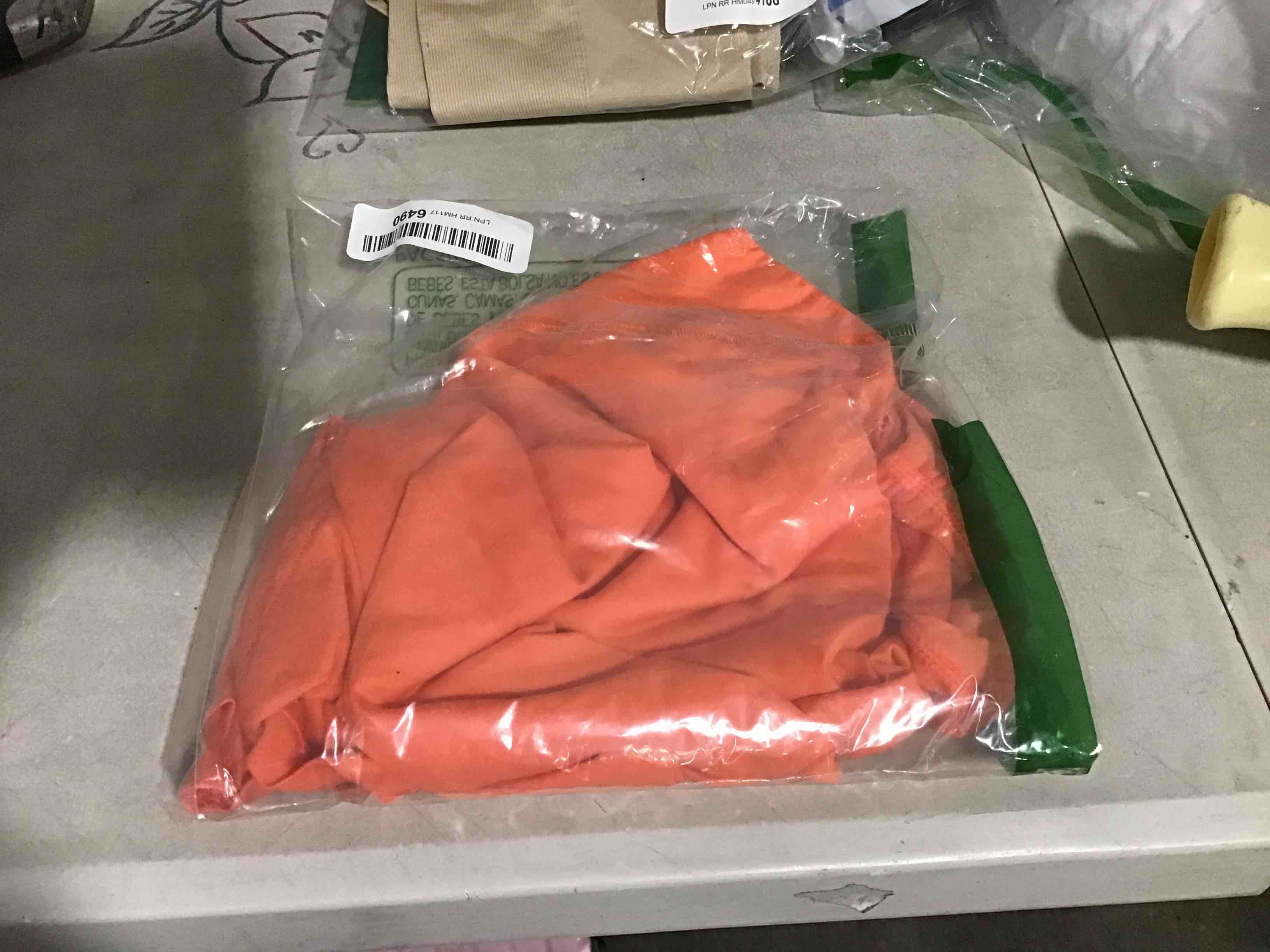 https://s3.amazonaws.com/lotting-images-prod/bidfta/RED6171269_1729870023123.jpeg