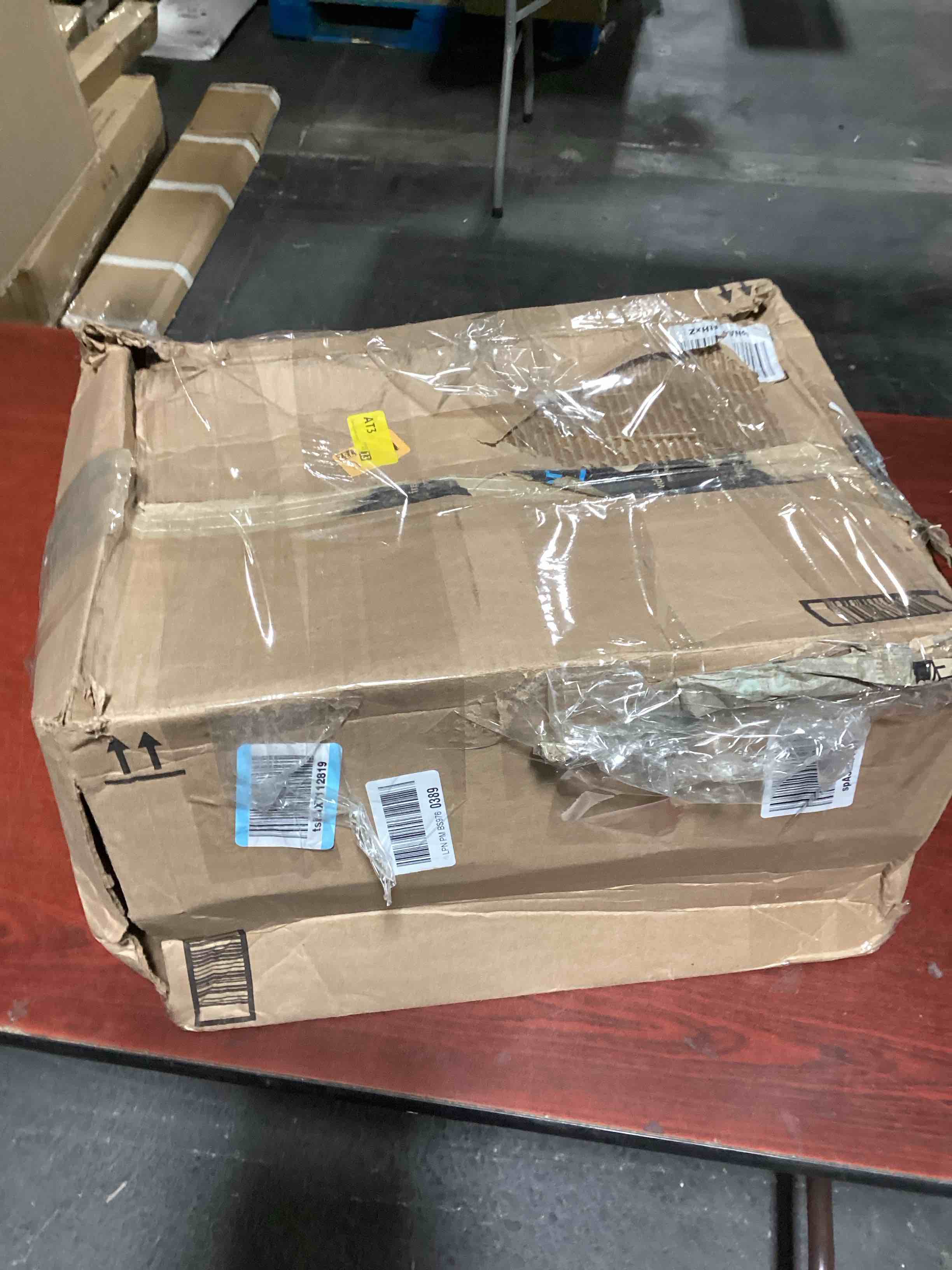https://s3.amazonaws.com/lotting-images-prod/bidfta/RED6171832_1729080445339.jpeg