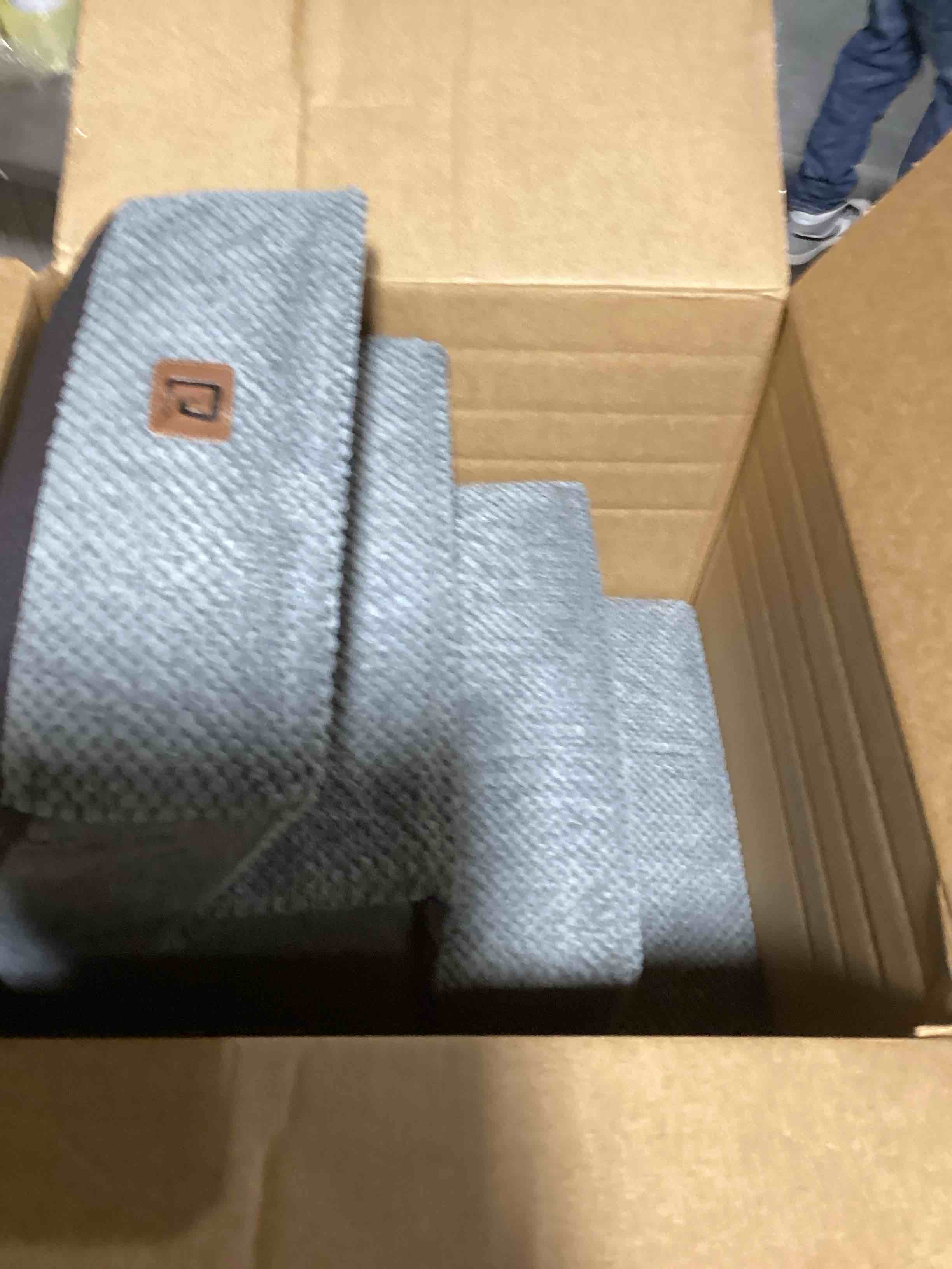 https://s3.amazonaws.com/lotting-images-prod/bidfta/RED6171925_1729108807272.jpeg